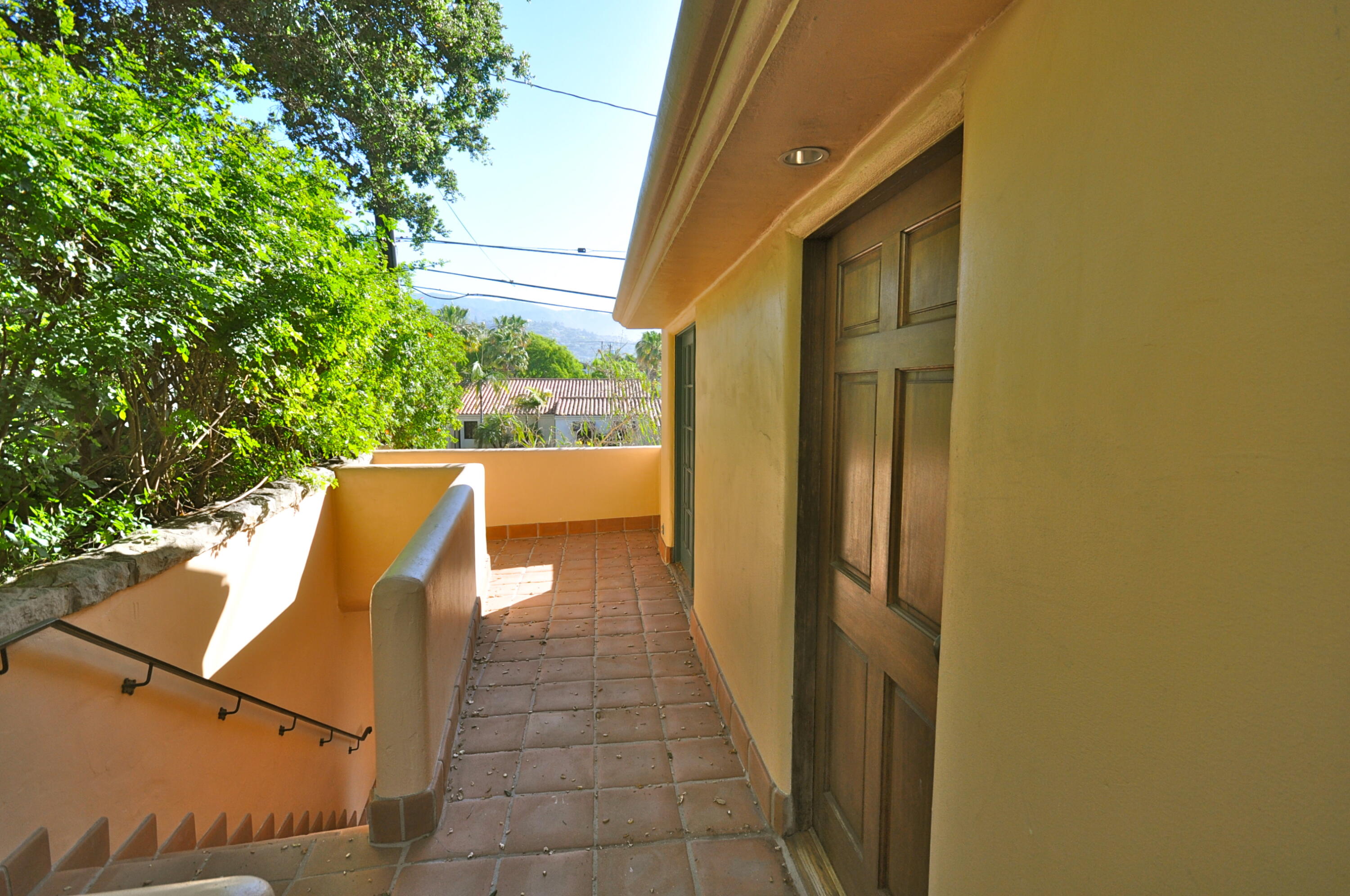 Santa Barbara, California 93101, United States, 2 Bedrooms Bedrooms, ,1 BathroomBathrooms,Residential,Active,78776