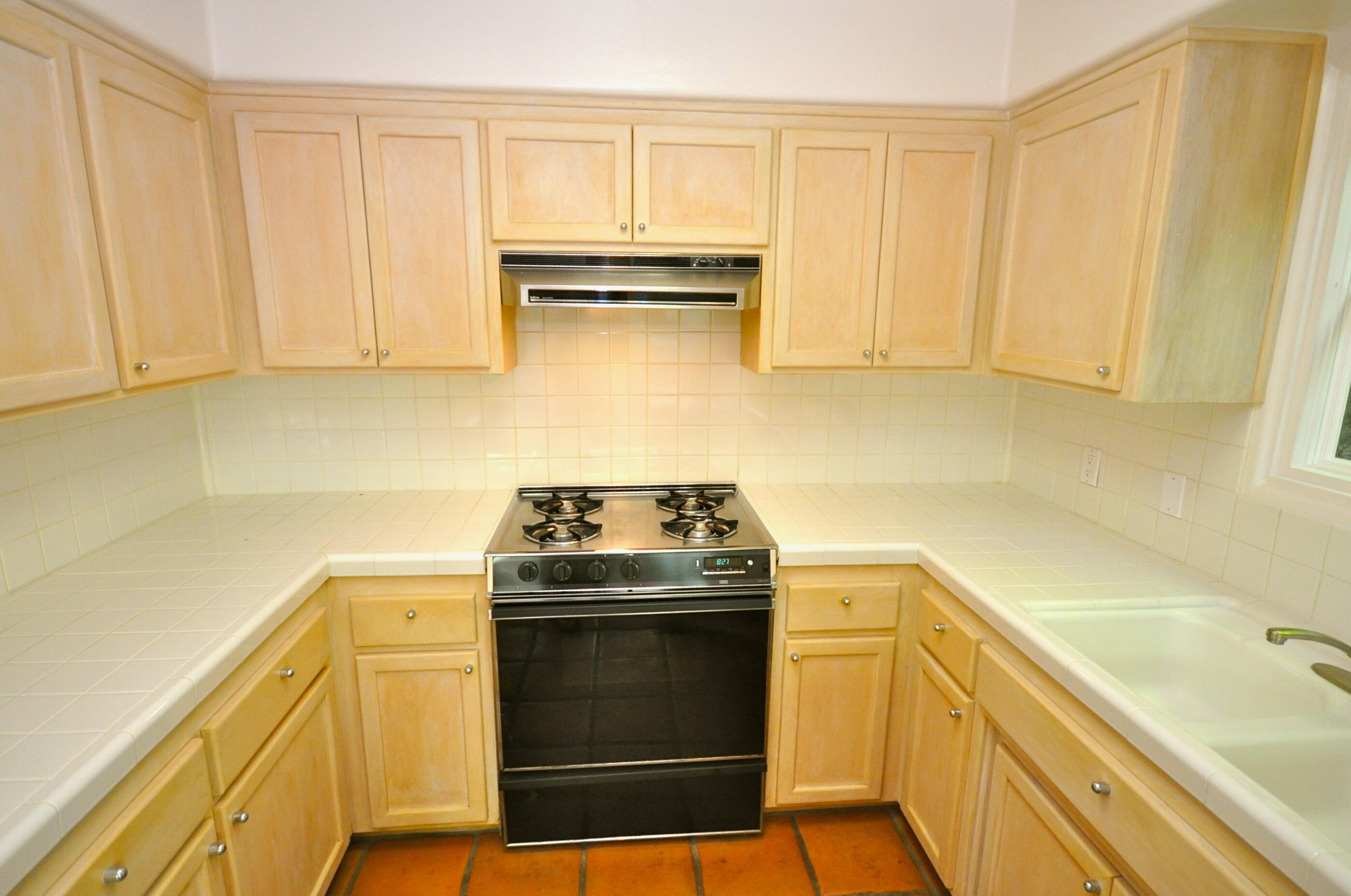 Santa Barbara, California 93101, United States, 2 Bedrooms Bedrooms, ,1 BathroomBathrooms,Residential,Active,78776