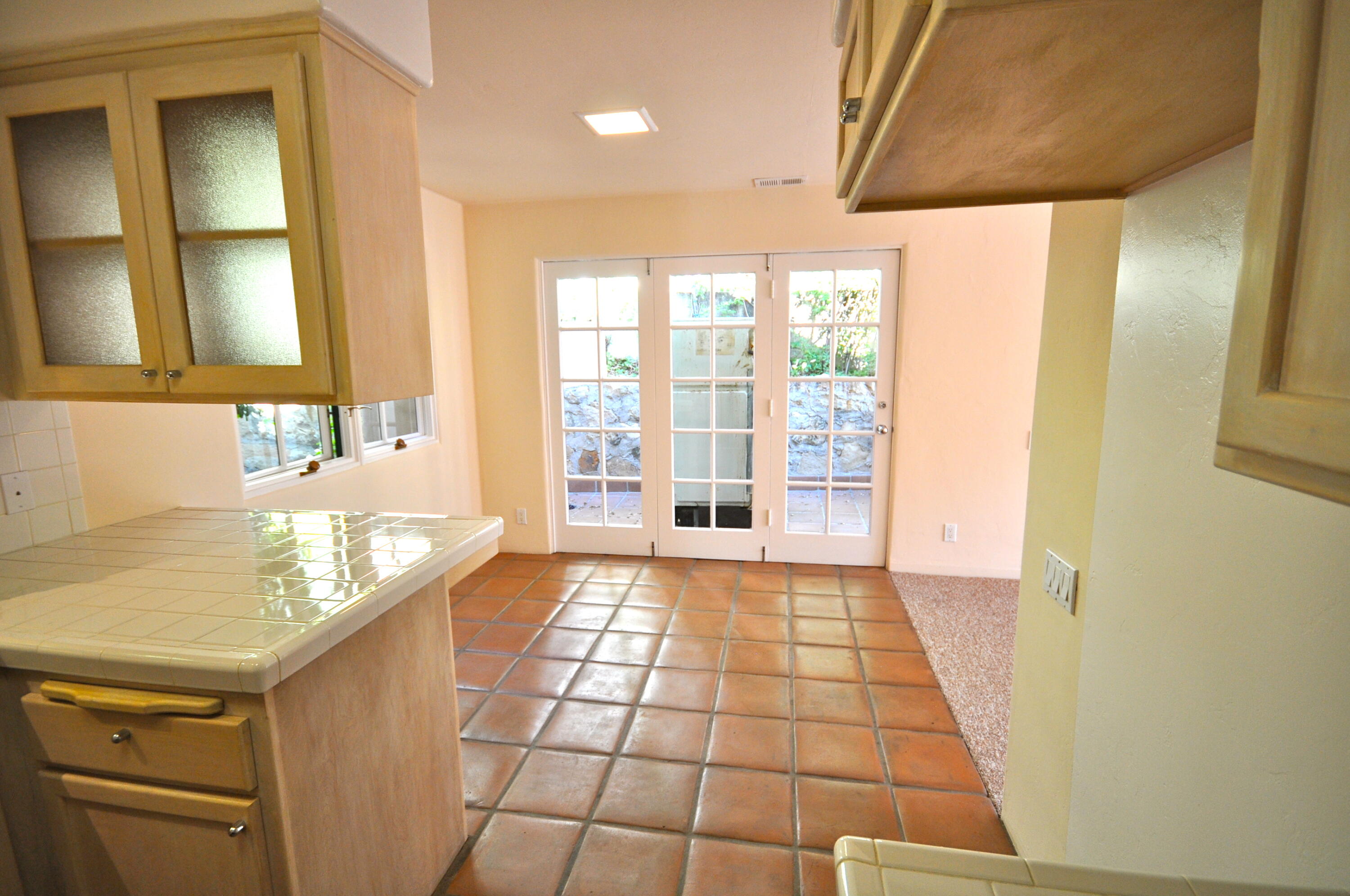 Santa Barbara, California 93101, United States, 2 Bedrooms Bedrooms, ,1 BathroomBathrooms,Residential,Active,78776