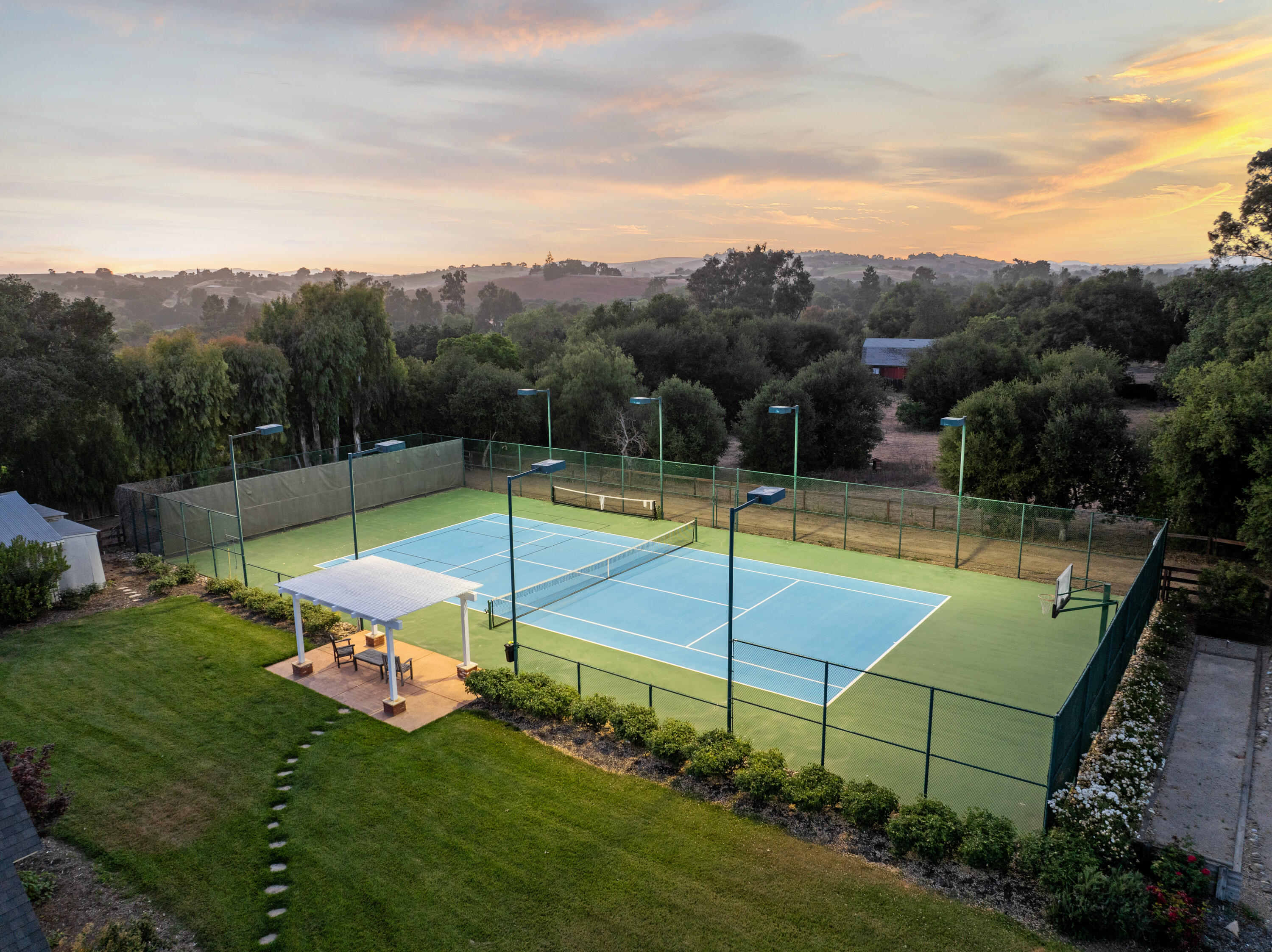 Solvang, California 93463, United States, 5 Bedrooms Bedrooms, ,4 BathroomsBathrooms,Residential,Active,165660