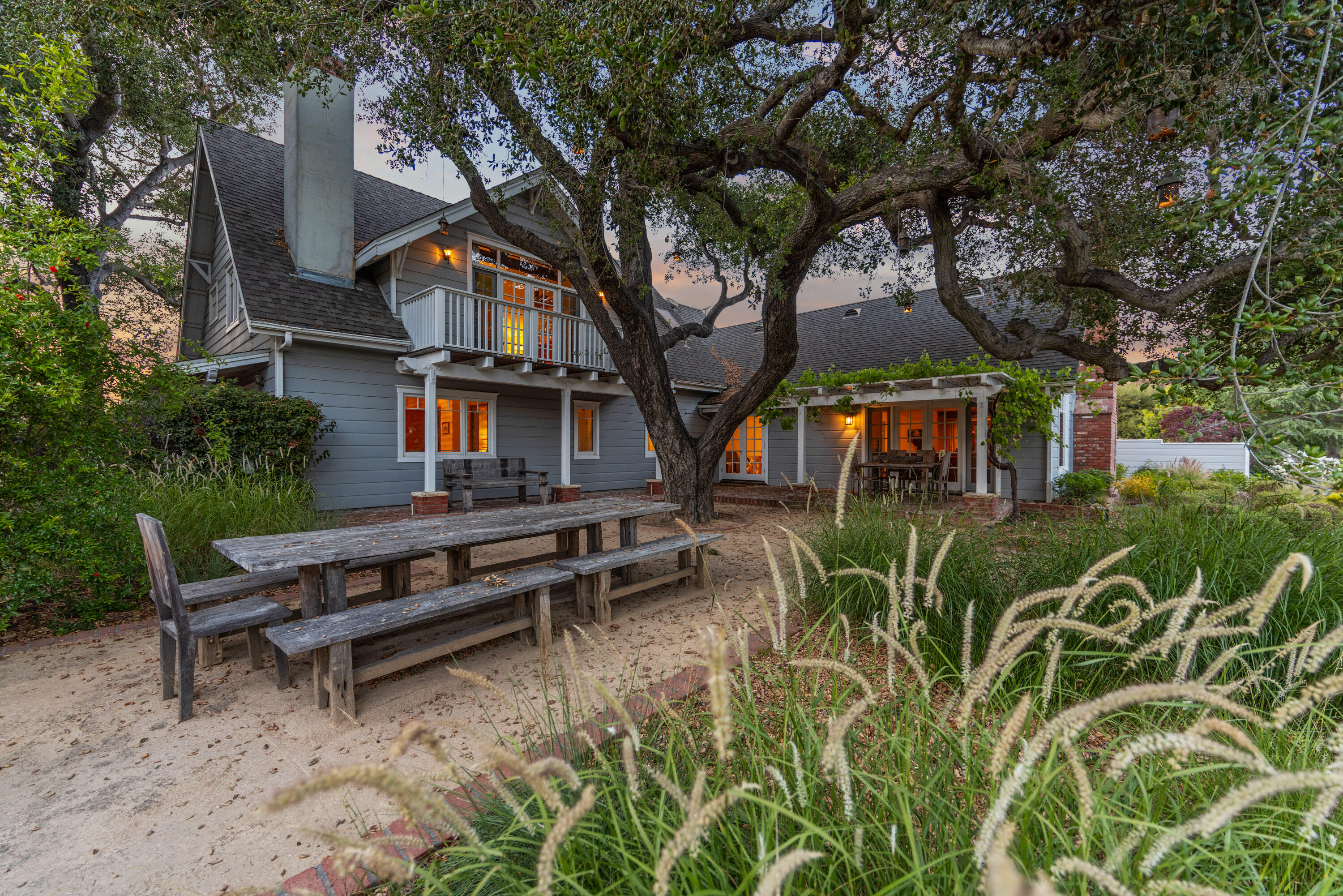 Solvang, California 93463, United States, 5 Bedrooms Bedrooms, ,4 BathroomsBathrooms,Residential,Active,165660