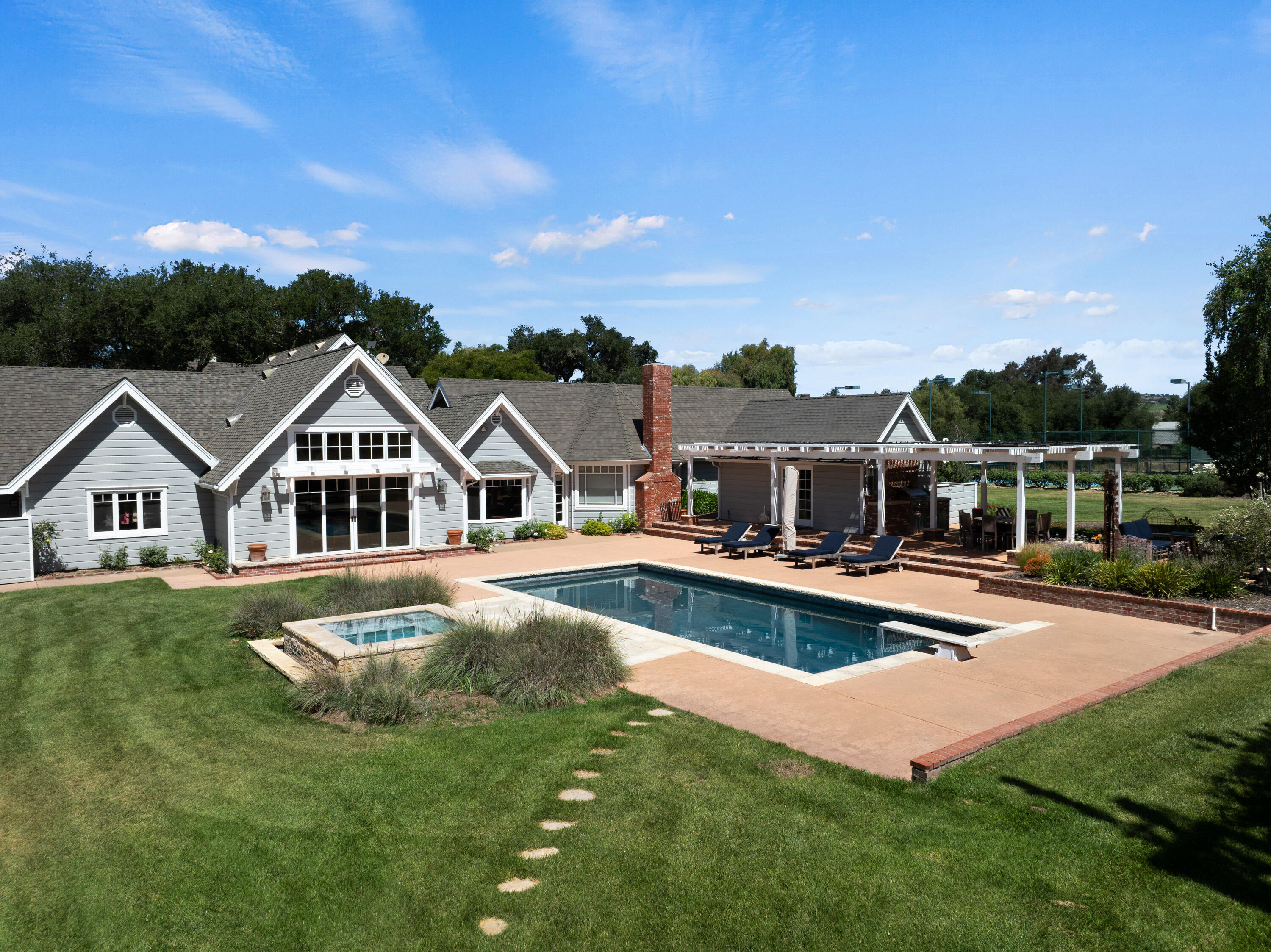 Solvang, California 93463, United States, 5 Bedrooms Bedrooms, ,4 BathroomsBathrooms,Residential,Active,165660