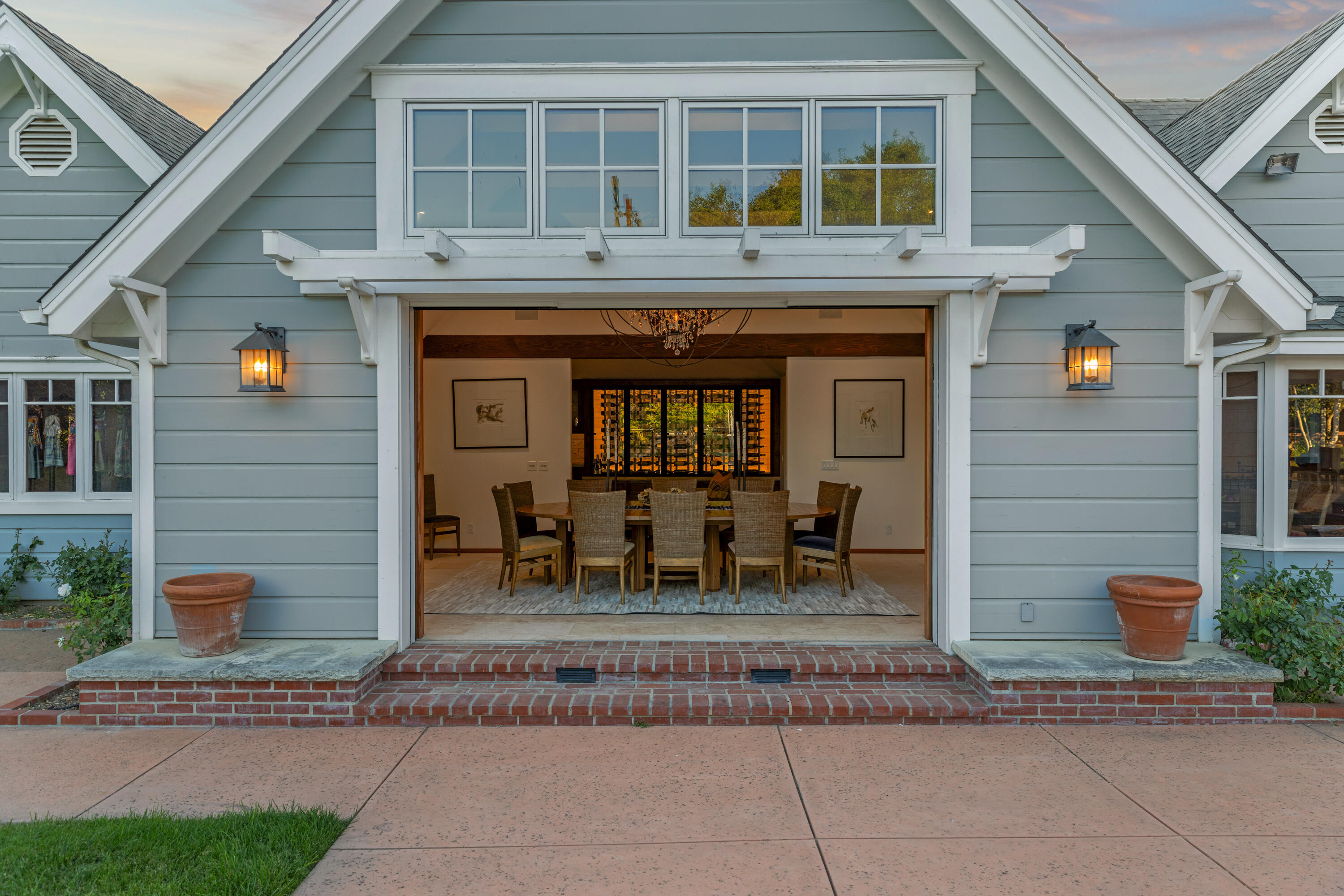 Solvang, California 93463, United States, 5 Bedrooms Bedrooms, ,4 BathroomsBathrooms,Residential,Active,165660