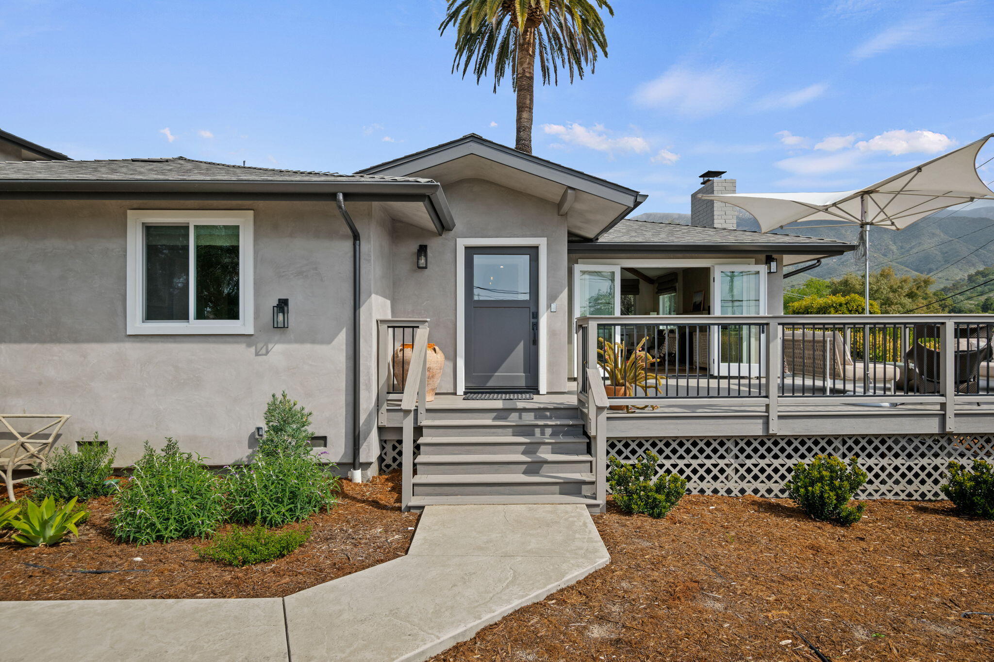 Santa Barbara, California 93105, United States, 4 Bedrooms Bedrooms, ,3 BathroomsBathrooms,Residential,Pending,99369