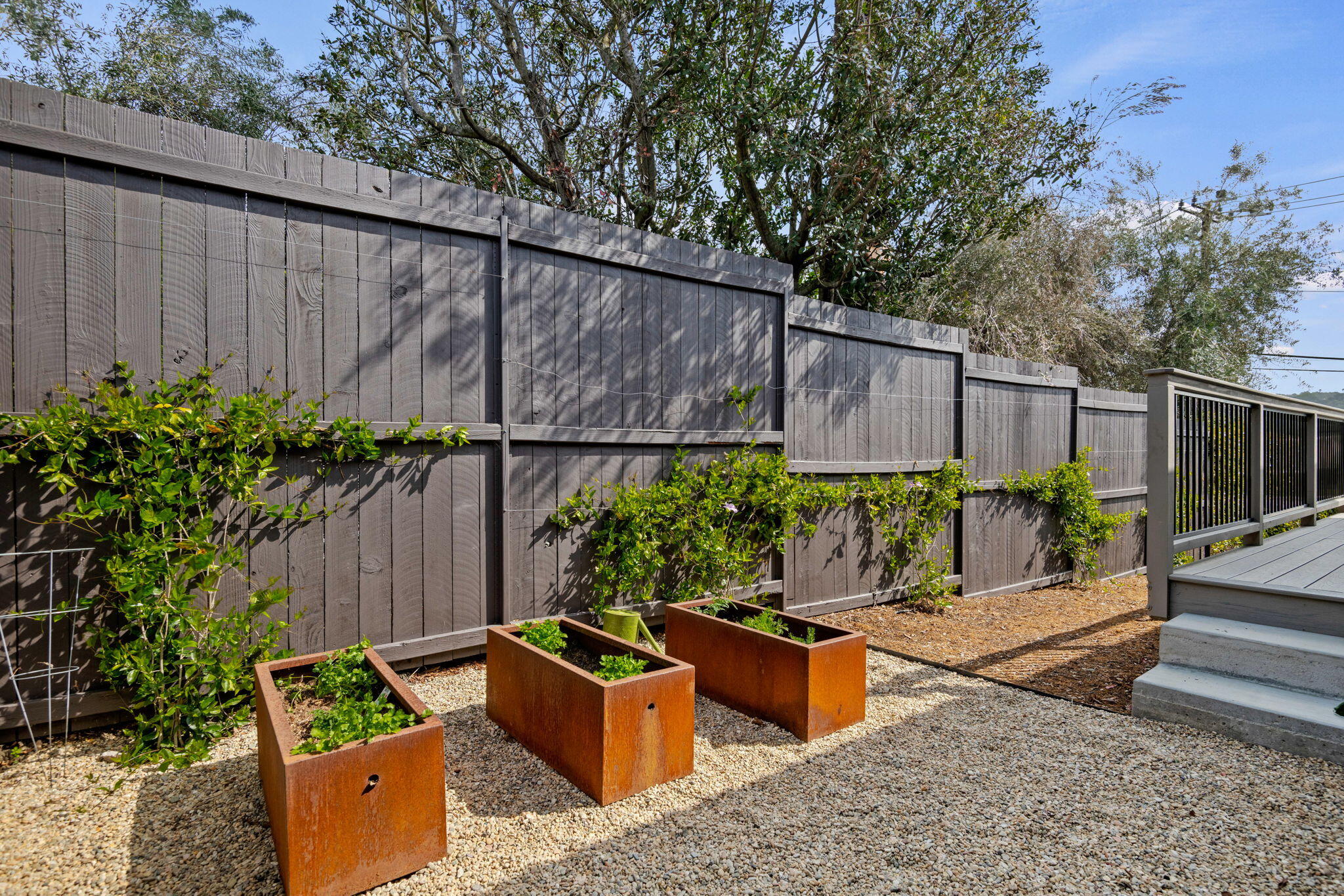 Santa Barbara, California 93105, United States, 4 Bedrooms Bedrooms, ,3 BathroomsBathrooms,Residential,Pending,99369