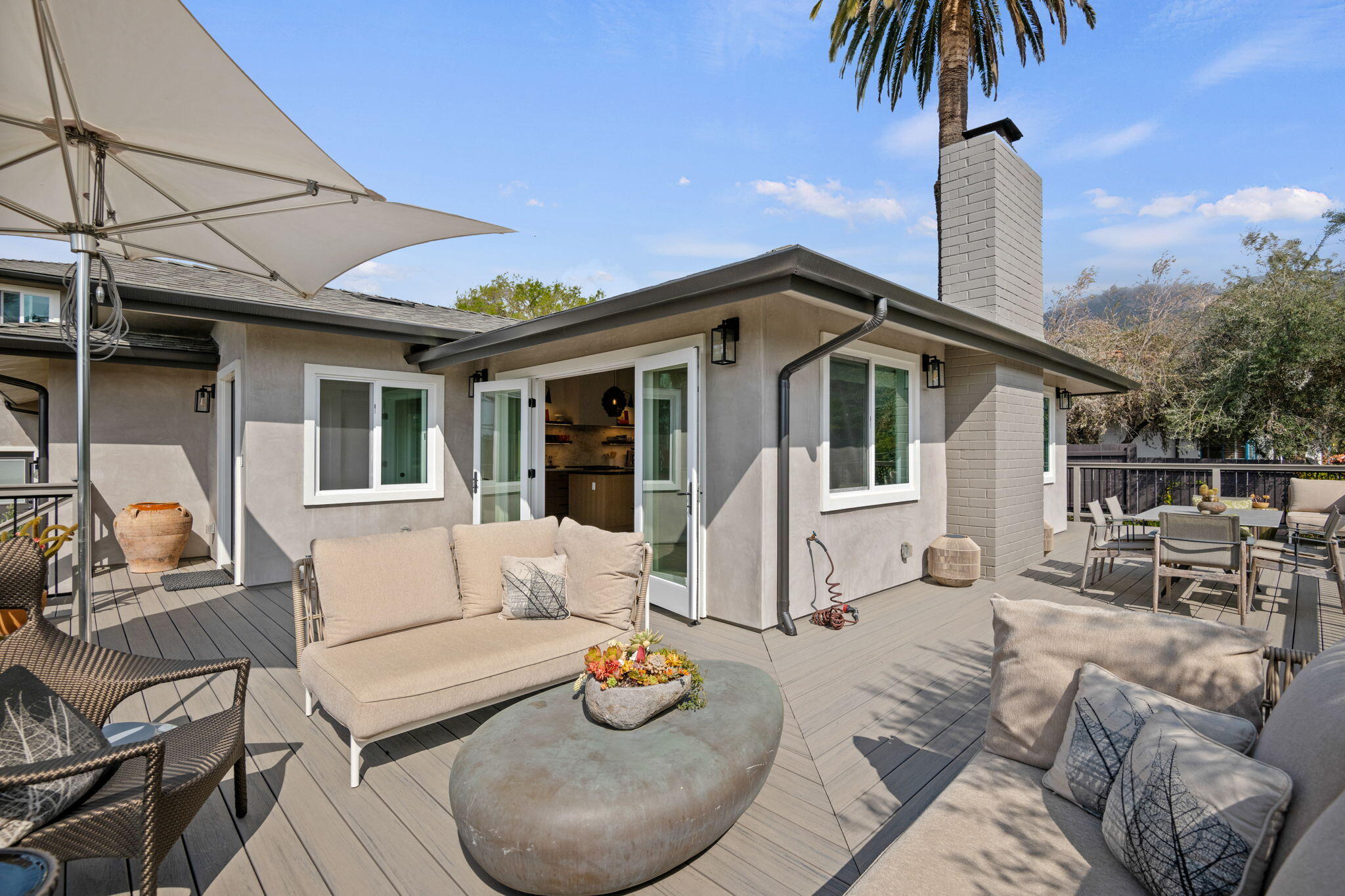 Santa Barbara, California 93105, United States, 4 Bedrooms Bedrooms, ,3 BathroomsBathrooms,Residential,Pending,99369