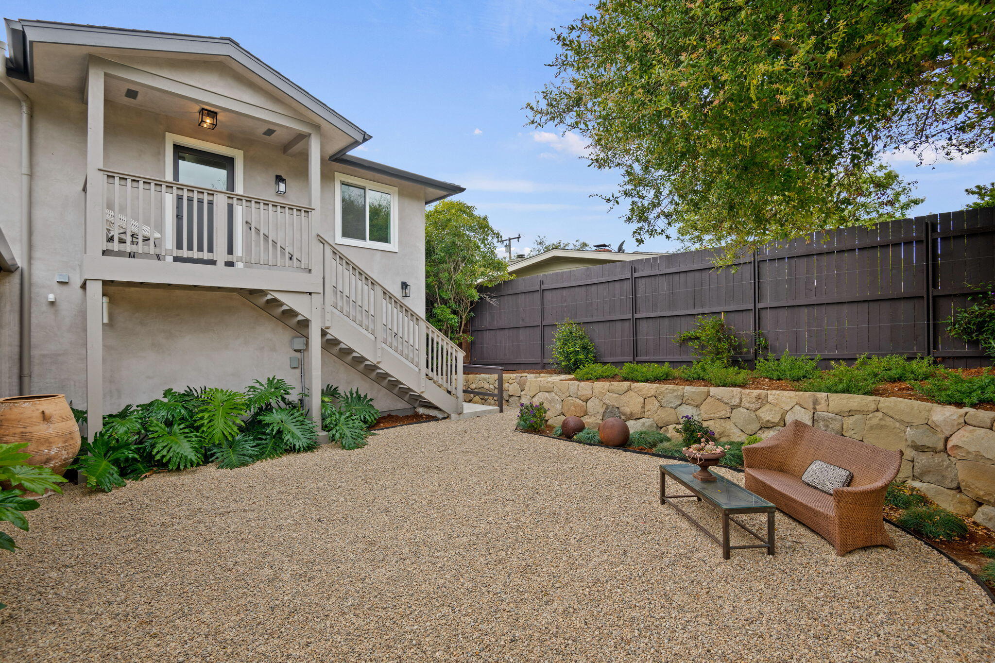 Santa Barbara, California 93105, United States, 4 Bedrooms Bedrooms, ,3 BathroomsBathrooms,Residential,Pending,99369