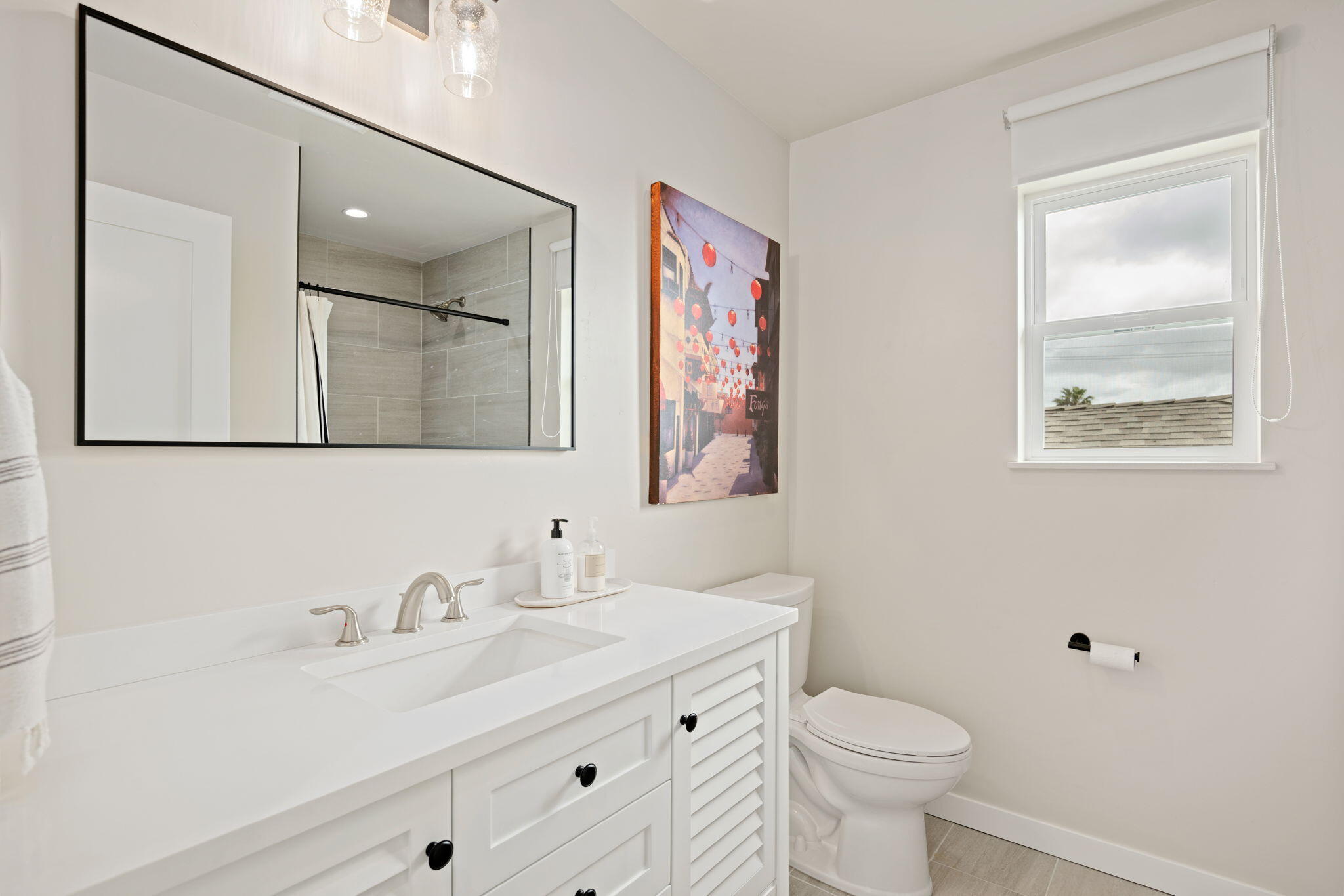 Santa Barbara, California 93105, United States, 4 Bedrooms Bedrooms, ,3 BathroomsBathrooms,Residential,Pending,99369