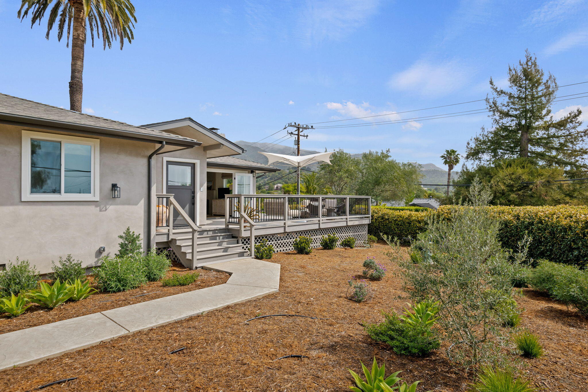 Santa Barbara, California 93105, United States, 4 Bedrooms Bedrooms, ,3 BathroomsBathrooms,Residential,Pending,99369