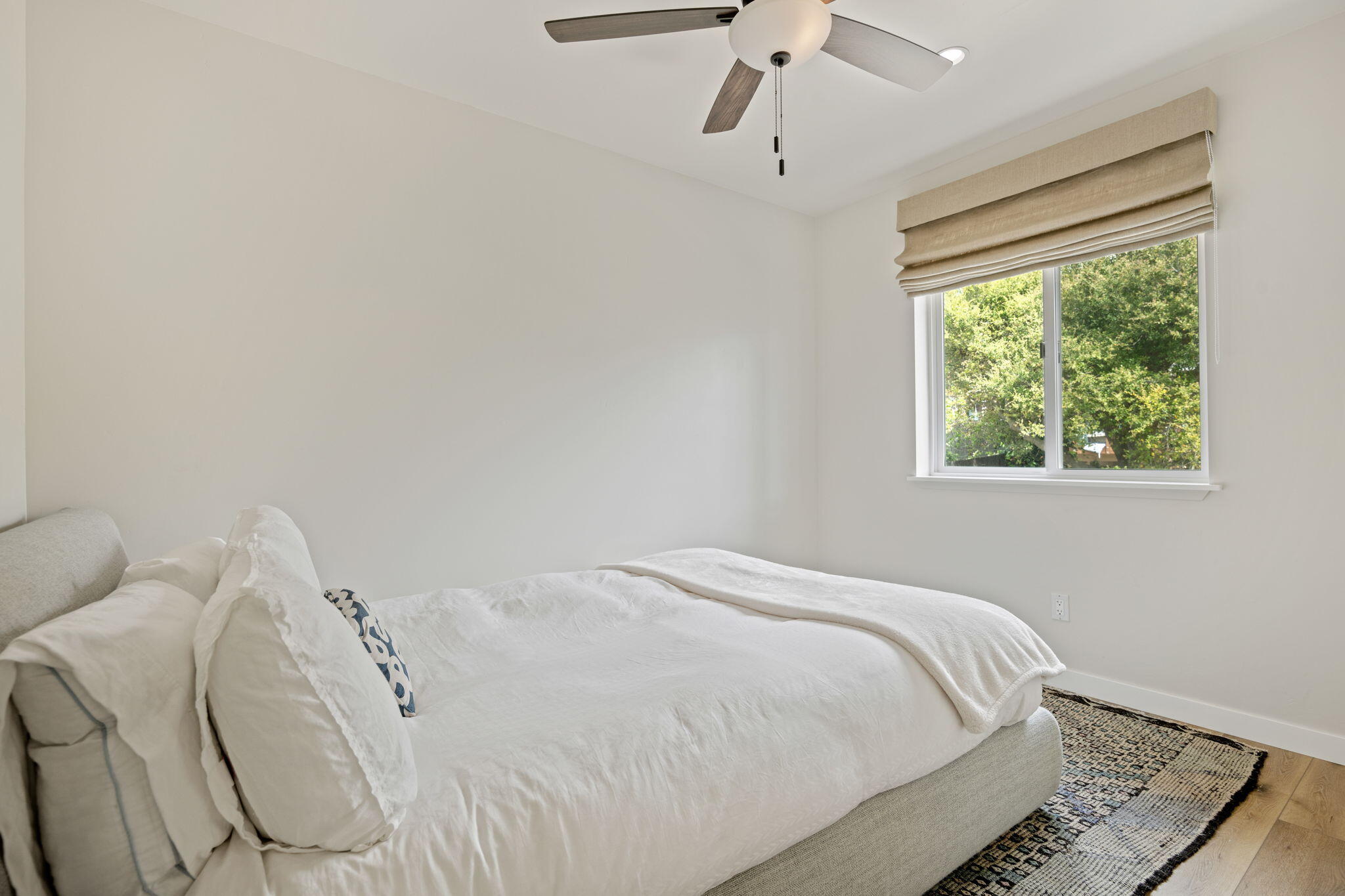 Santa Barbara, California 93105, United States, 4 Bedrooms Bedrooms, ,3 BathroomsBathrooms,Residential,Pending,99369