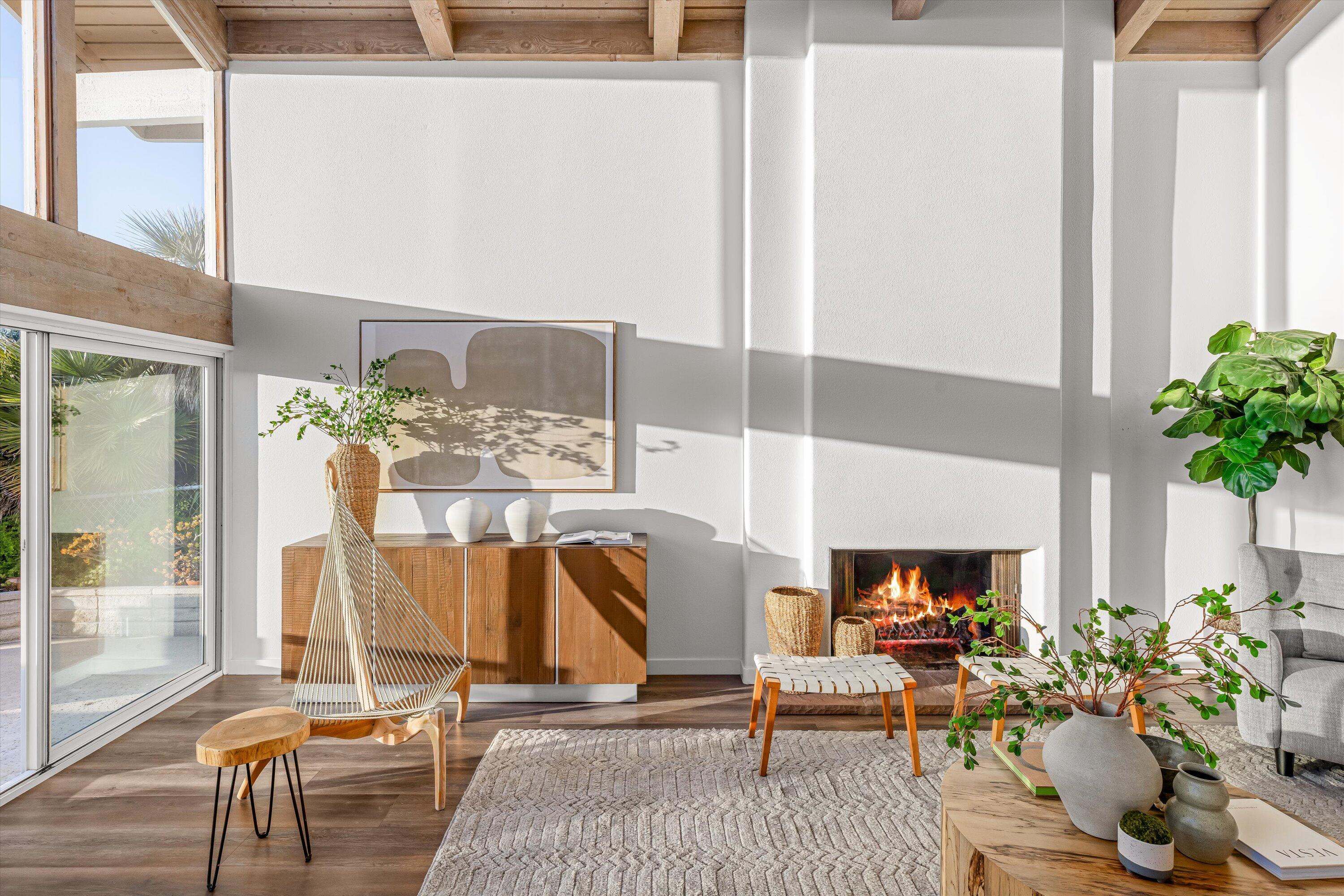 Ventura, California 93001, United States, 5 Bedrooms Bedrooms, ,3 BathroomsBathrooms,Residential,Pending,253108