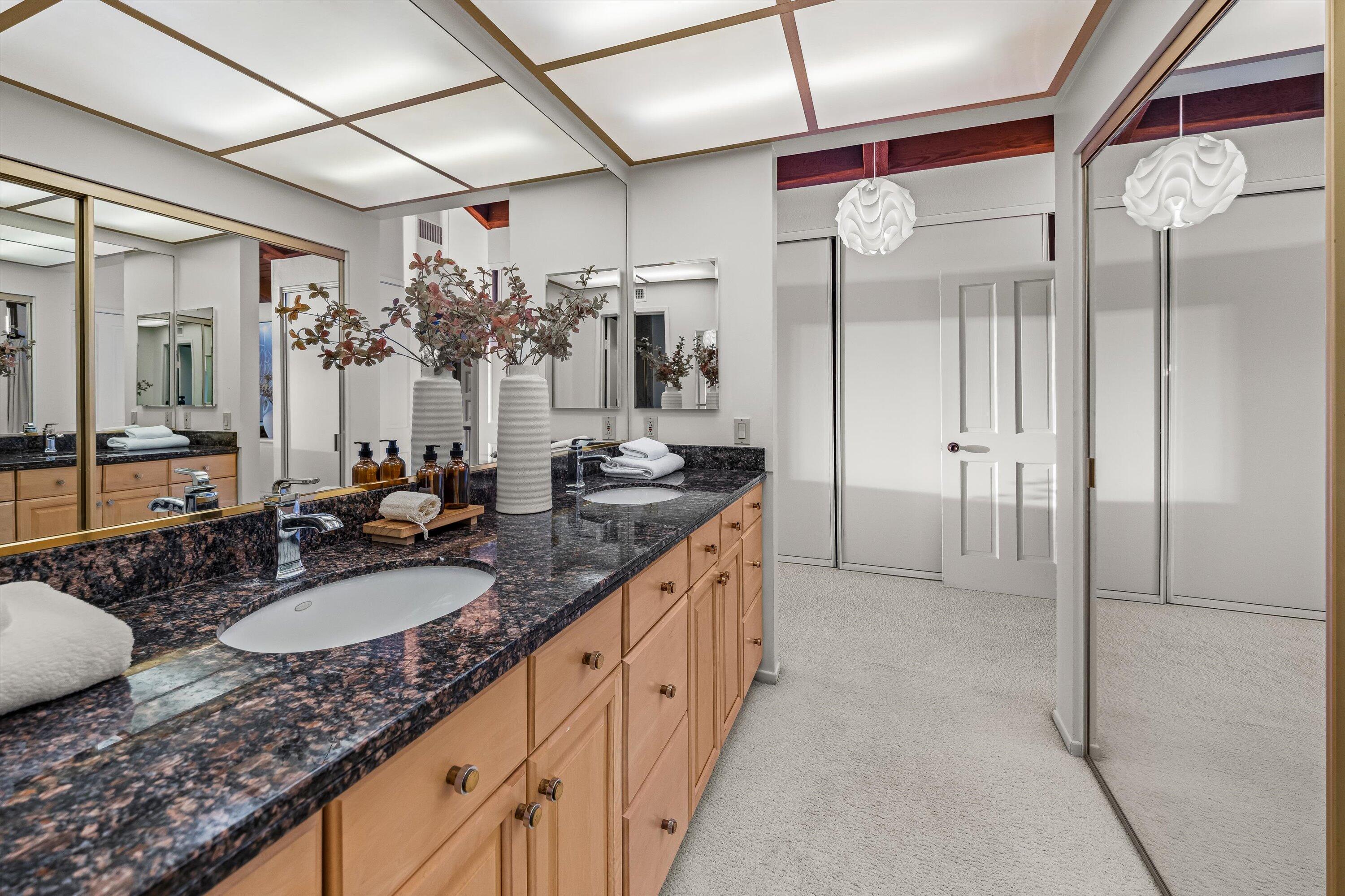 Ventura, California 93001, United States, 5 Bedrooms Bedrooms, ,3 BathroomsBathrooms,Residential,Pending,253108