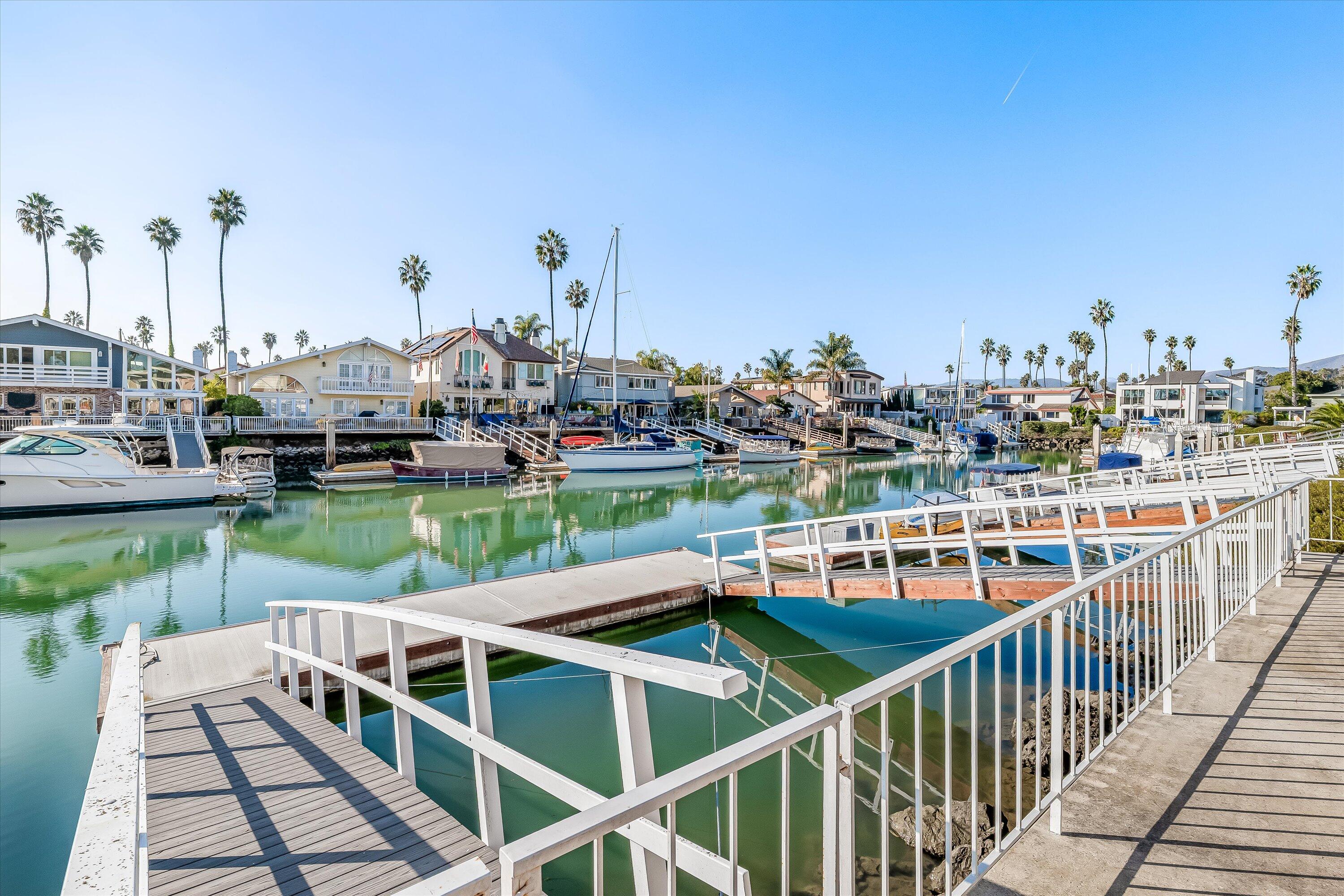 Ventura, California 93001, United States, 5 Bedrooms Bedrooms, ,3 BathroomsBathrooms,Residential,Pending,253108