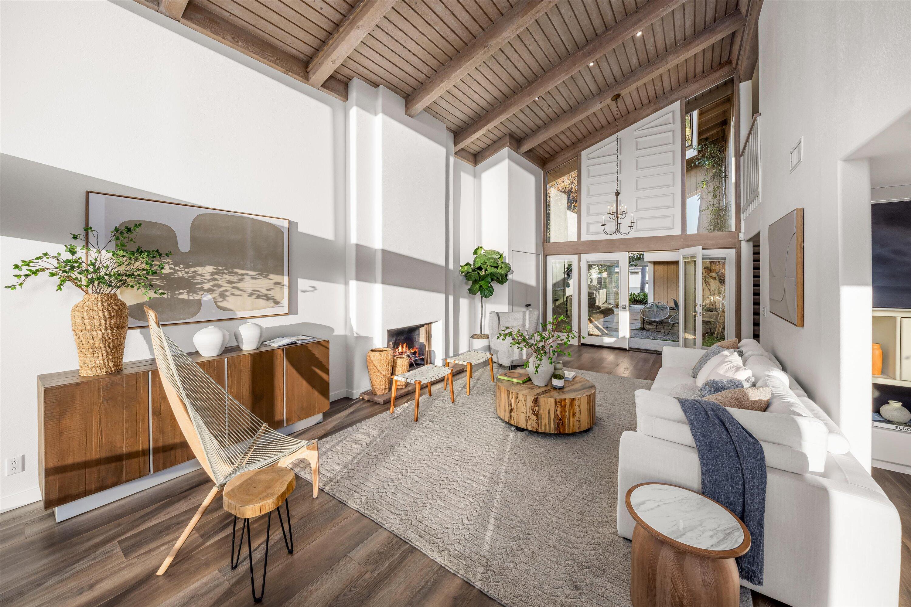 Ventura, California 93001, United States, 5 Bedrooms Bedrooms, ,3 BathroomsBathrooms,Residential,Pending,253108