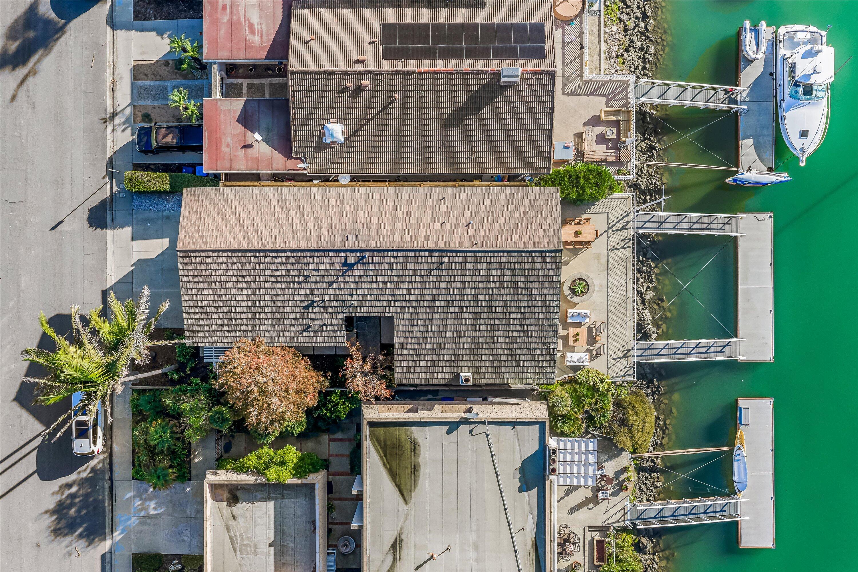 Ventura, California 93001, United States, 5 Bedrooms Bedrooms, ,3 BathroomsBathrooms,Residential,Pending,253108