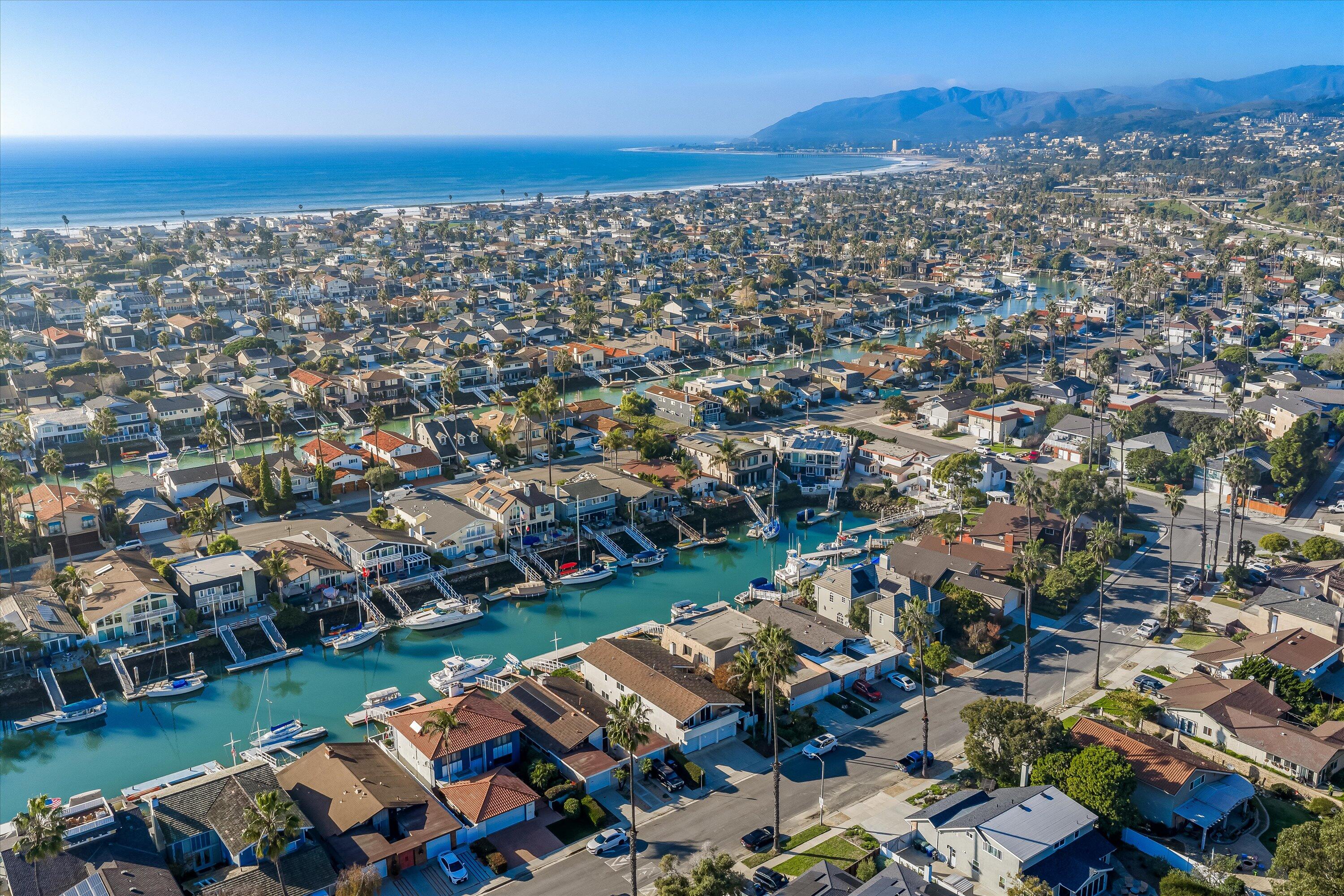 Ventura, California 93001, United States, 5 Bedrooms Bedrooms, ,3 BathroomsBathrooms,Residential,Pending,253108