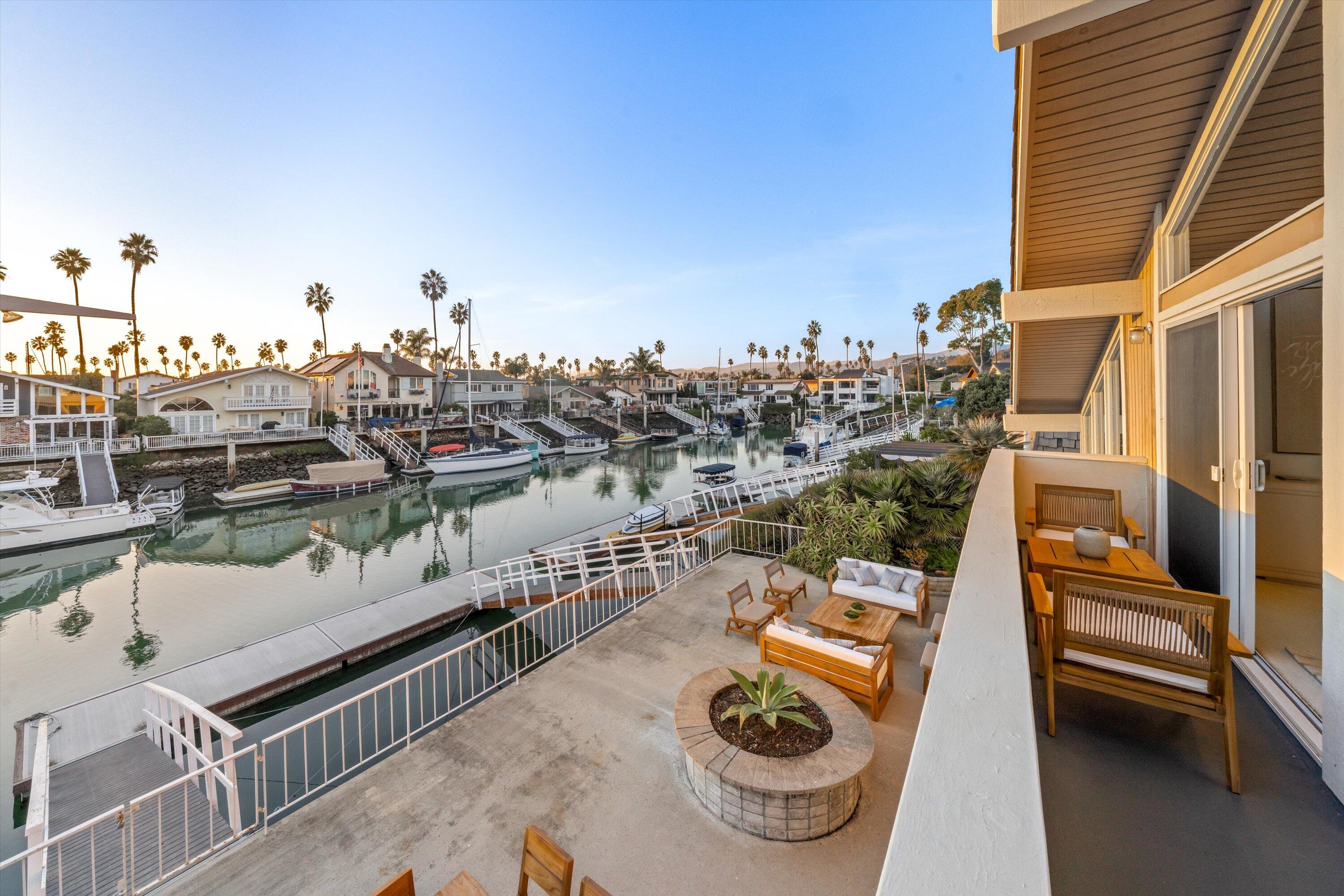 Ventura, California 93001, United States, 5 Bedrooms Bedrooms, ,3 BathroomsBathrooms,Residential,Pending,253108