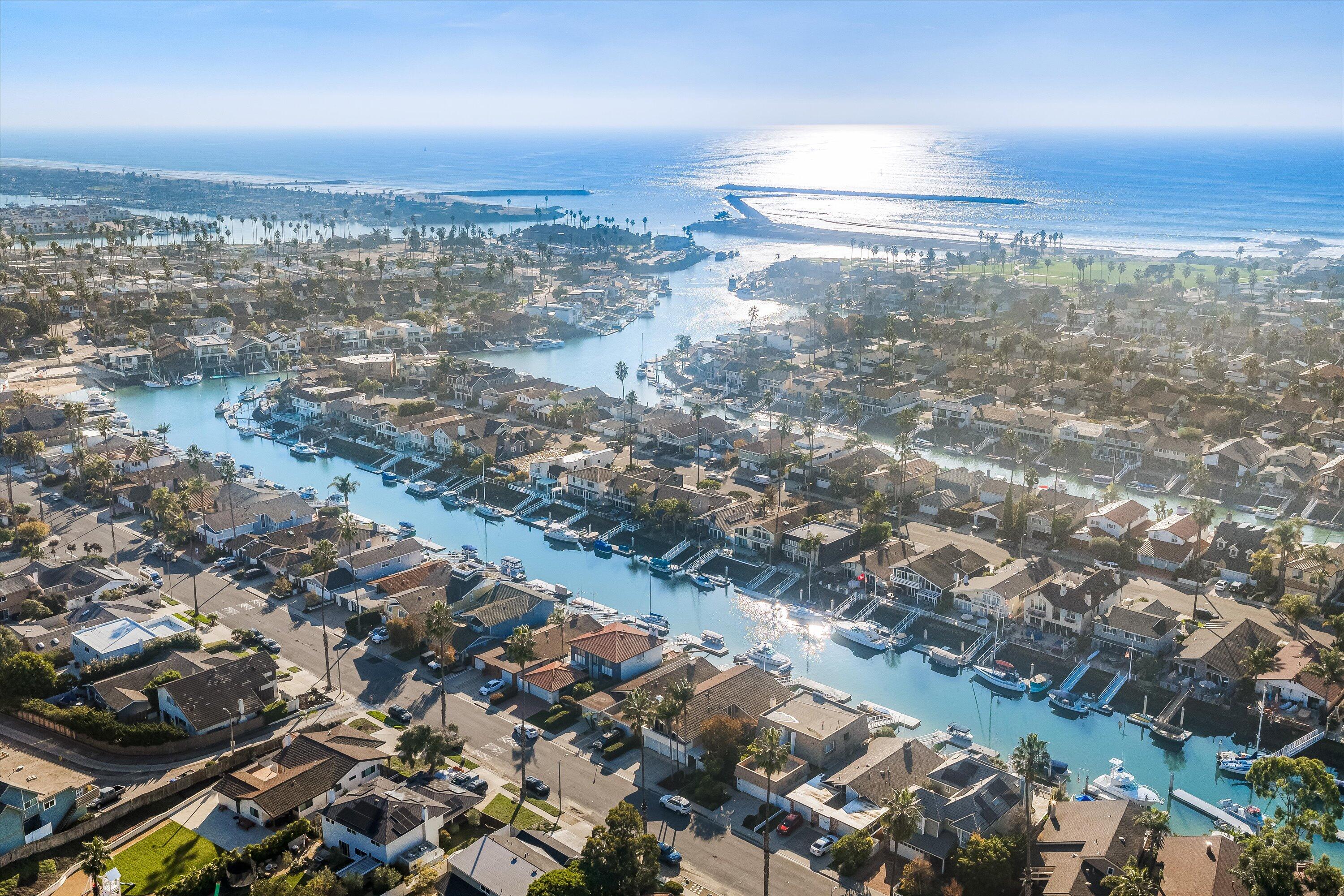 Ventura, California 93001, United States, 5 Bedrooms Bedrooms, ,3 BathroomsBathrooms,Residential,Pending,253108