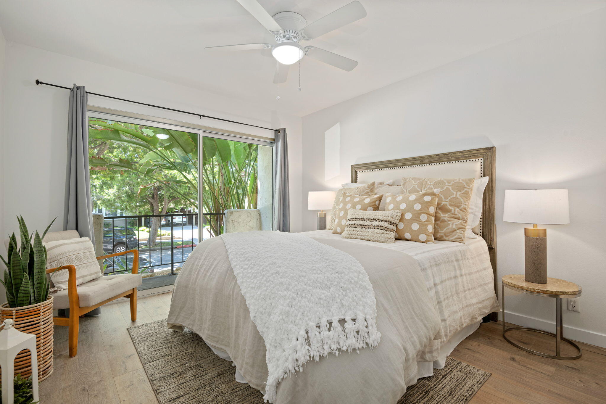 Santa Barbara, California 93101, United States, 2 Bedrooms Bedrooms, ,2 BathroomsBathrooms,Residential,Active,167460