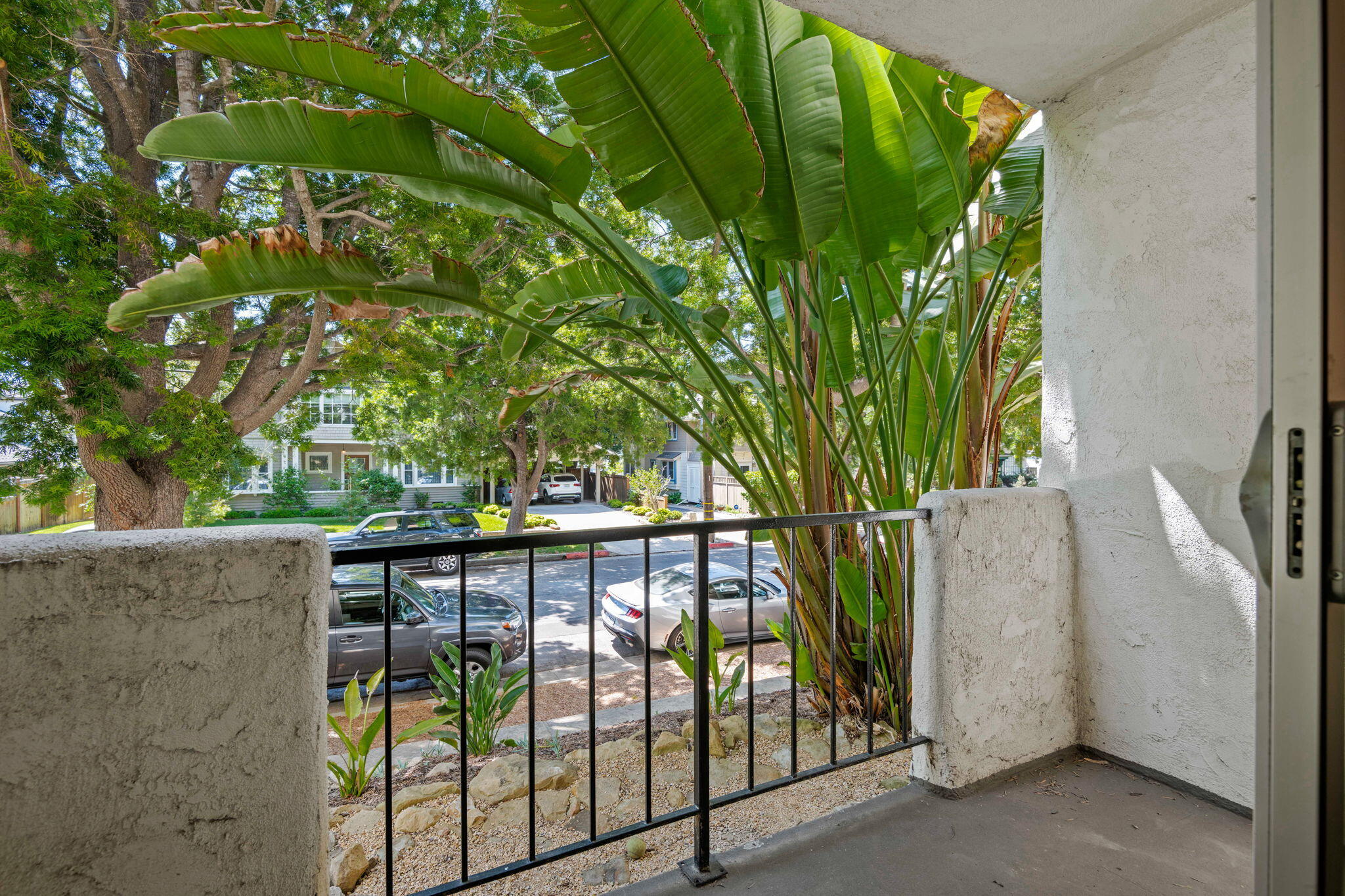 Santa Barbara, California 93101, United States, 2 Bedrooms Bedrooms, ,2 BathroomsBathrooms,Residential,Active,167460