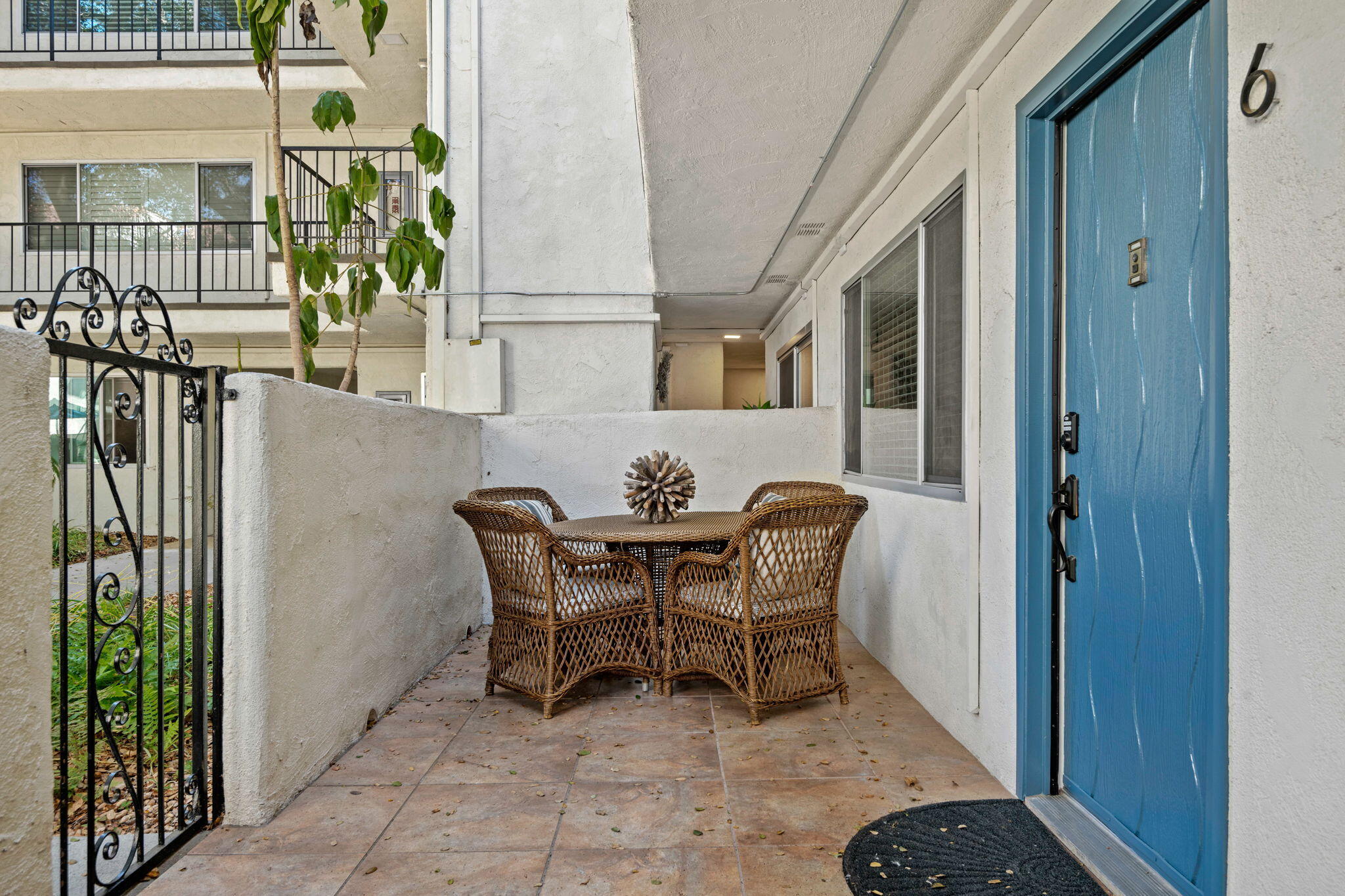 Santa Barbara, California 93101, United States, 2 Bedrooms Bedrooms, ,2 BathroomsBathrooms,Residential,Active,167460
