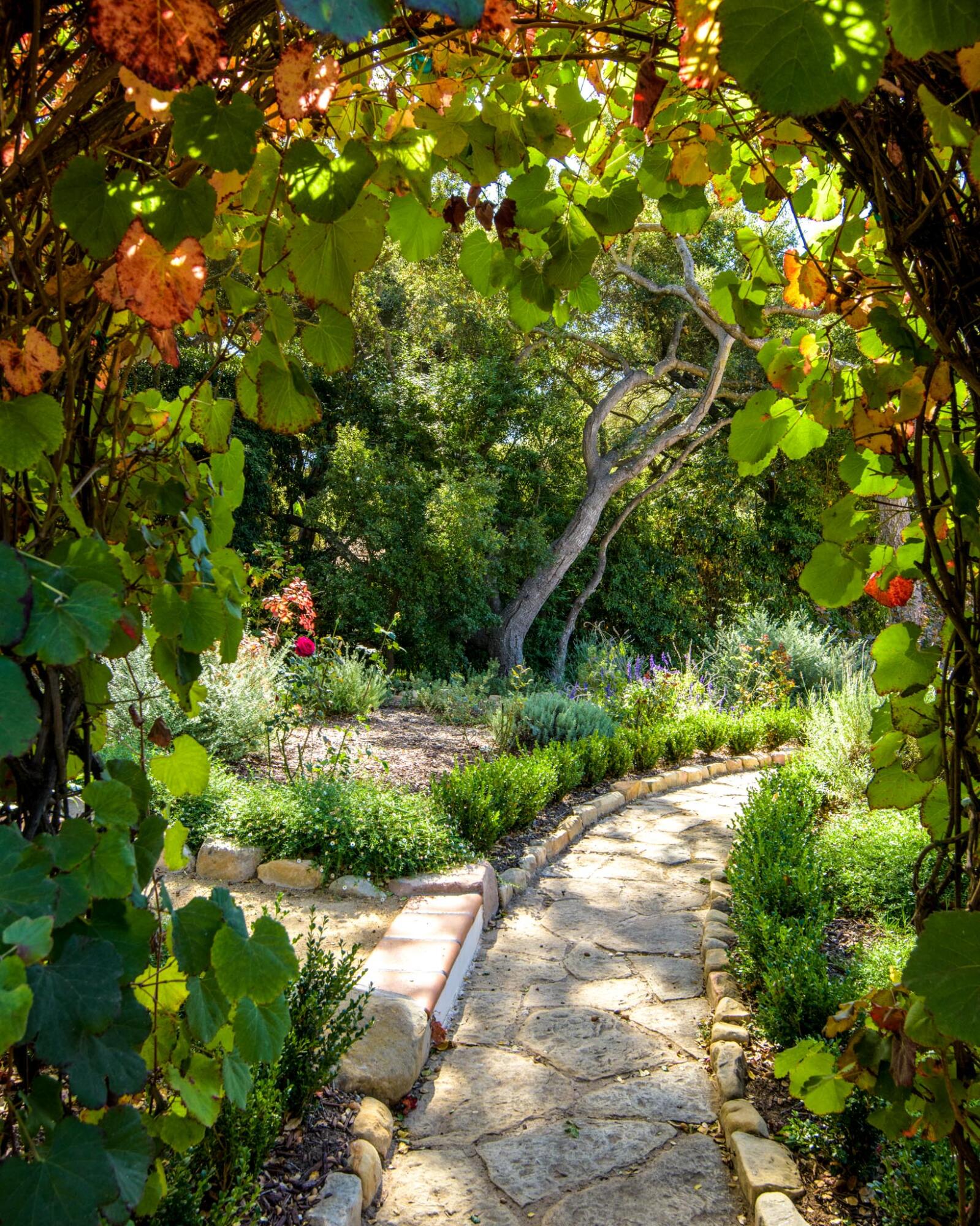 Santa Barbara, California 93108, United States, 4 Bedrooms Bedrooms, ,3 BathroomsBathrooms,Residential,Active,36431