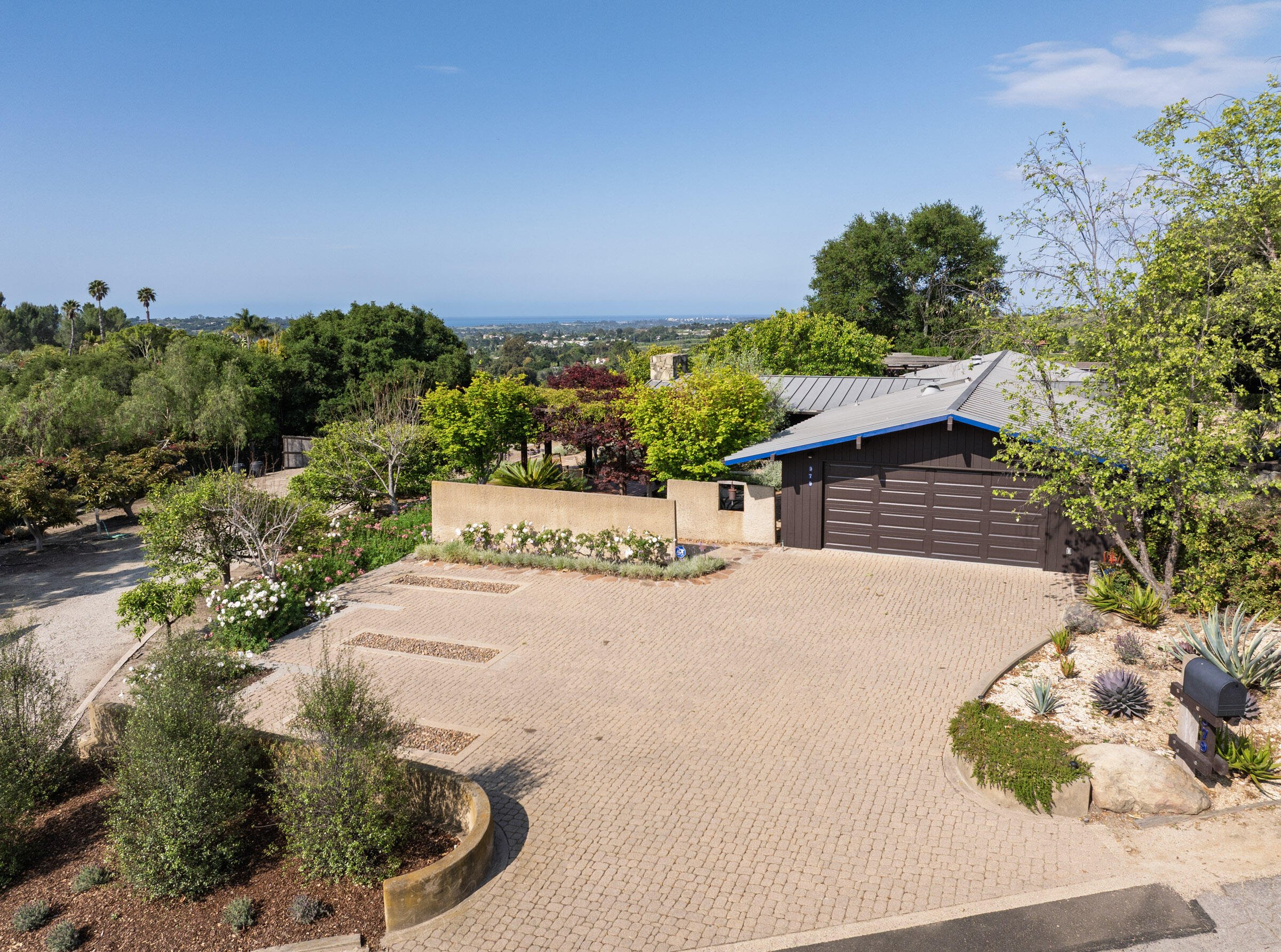 Santa Barbara, California 93110, United States, 4 Bedrooms Bedrooms, ,3 BathroomsBathrooms,Residential,Active,123184