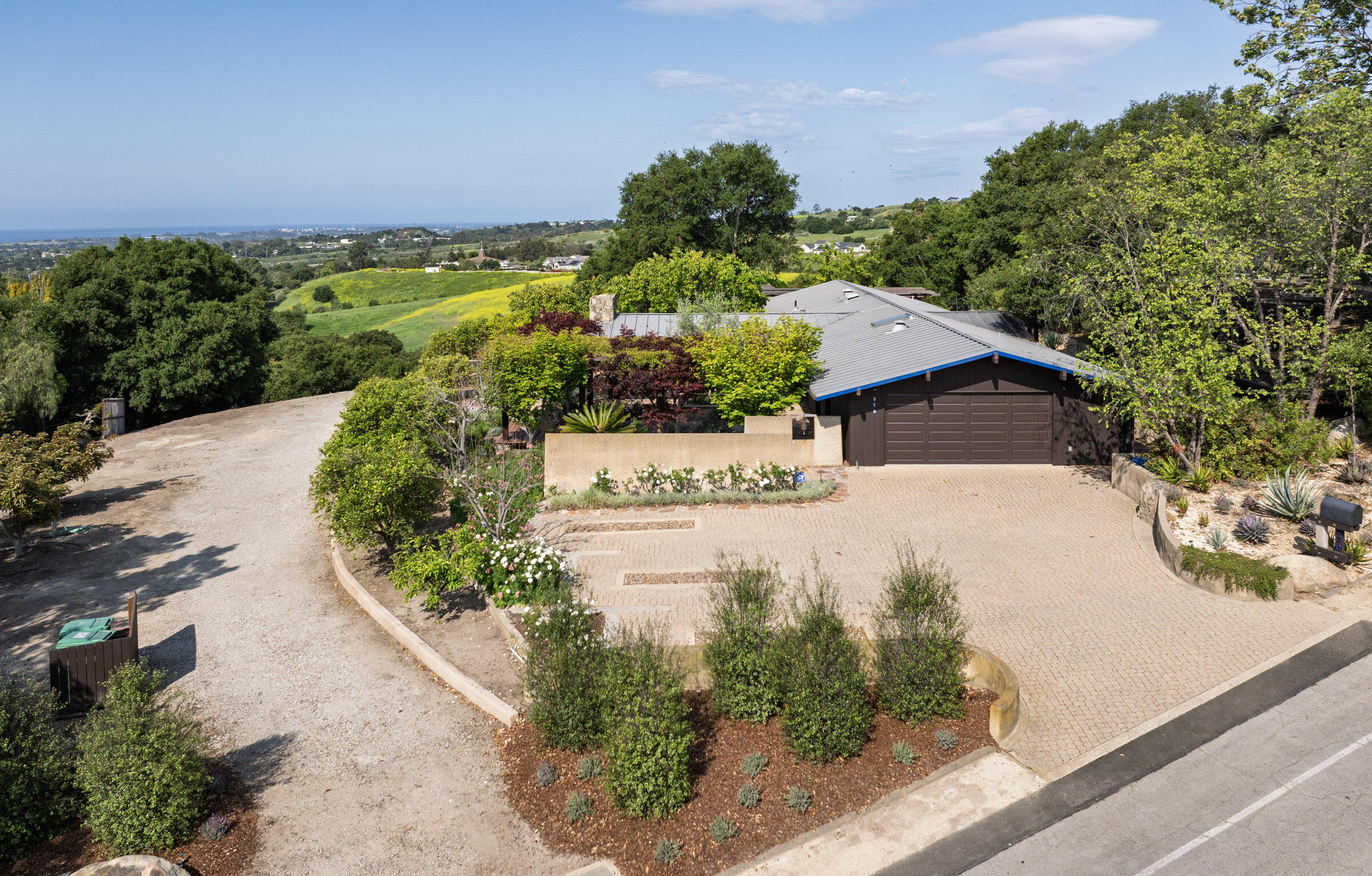 Santa Barbara, California 93110, United States, 4 Bedrooms Bedrooms, ,3 BathroomsBathrooms,Residential,Active,123184