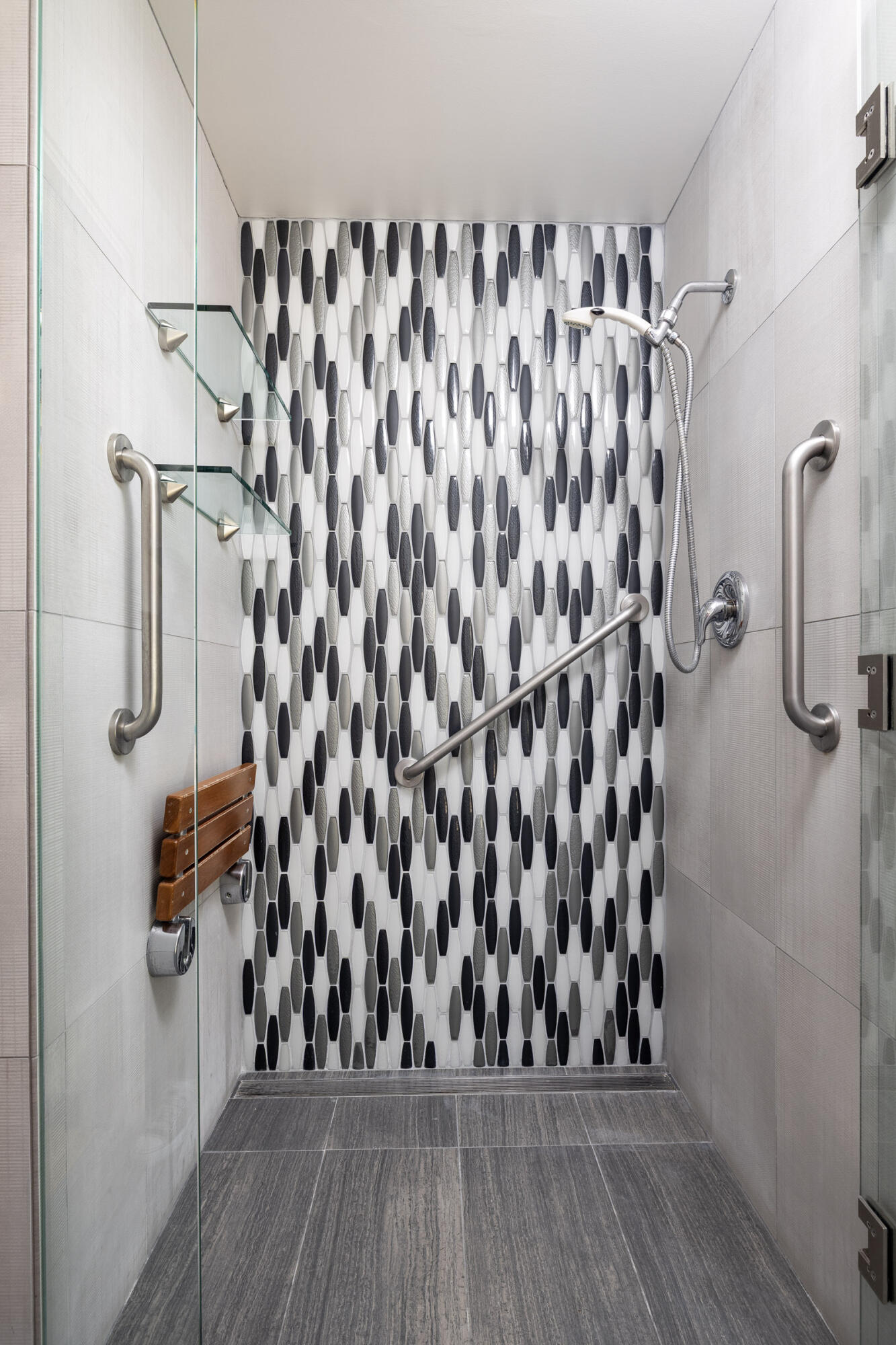 Santa Barbara, California 93110, United States, 4 Bedrooms Bedrooms, ,3 BathroomsBathrooms,Residential,Active,123184