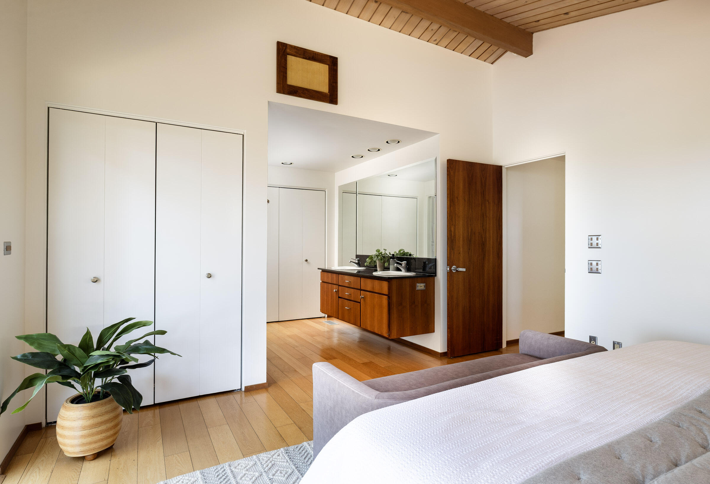 Santa Barbara, California 93110, United States, 4 Bedrooms Bedrooms, ,3 BathroomsBathrooms,Residential,Active,123184