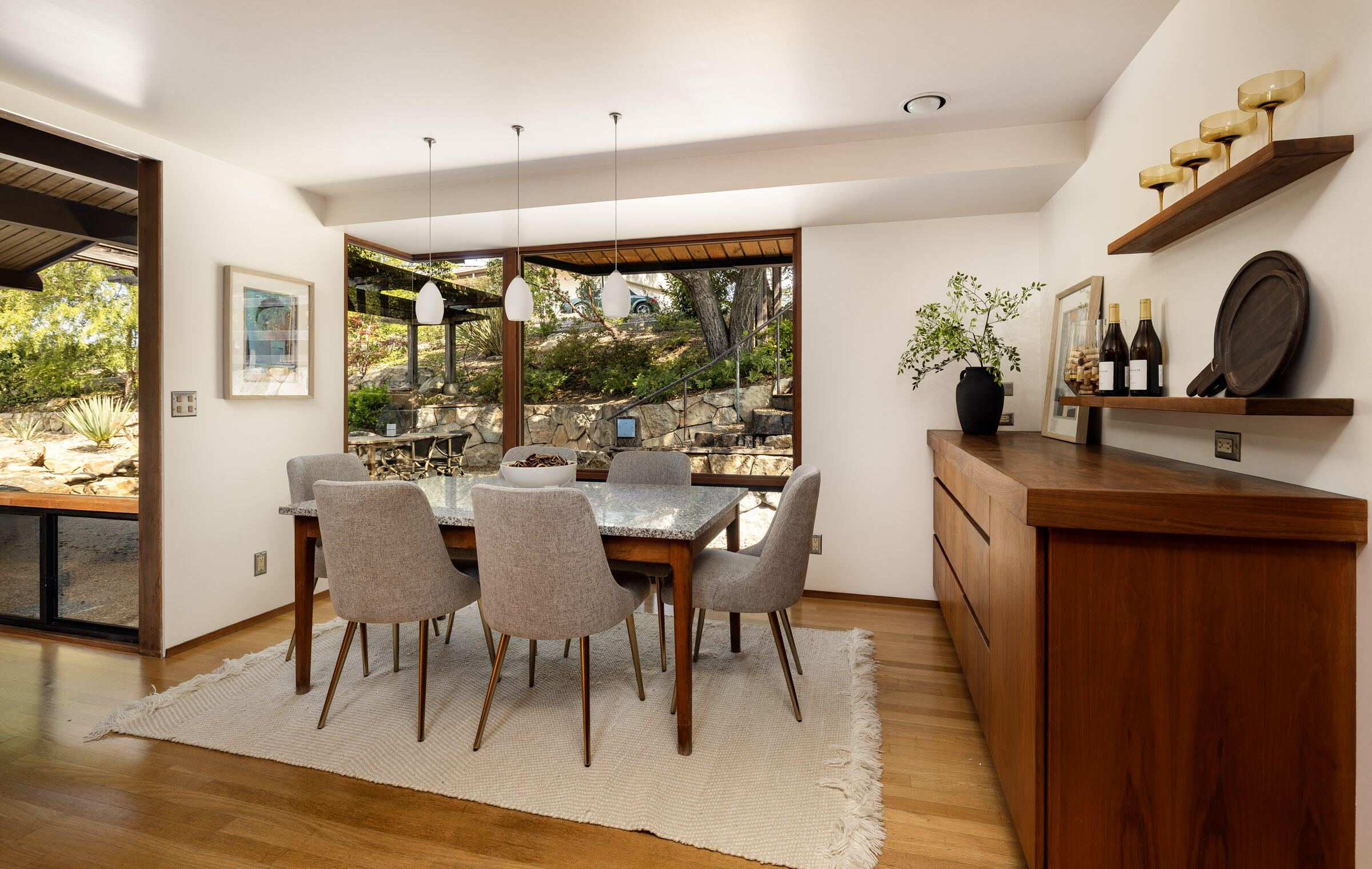 Santa Barbara, California 93110, United States, 4 Bedrooms Bedrooms, ,3 BathroomsBathrooms,Residential,Active,123184