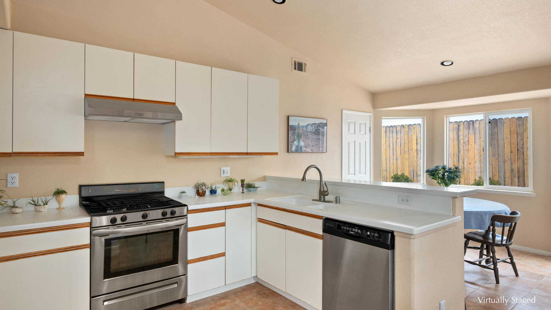 Buellton, California 93427, United States, 3 Bedrooms Bedrooms, ,2 BathroomsBathrooms,Residential,Active,184400