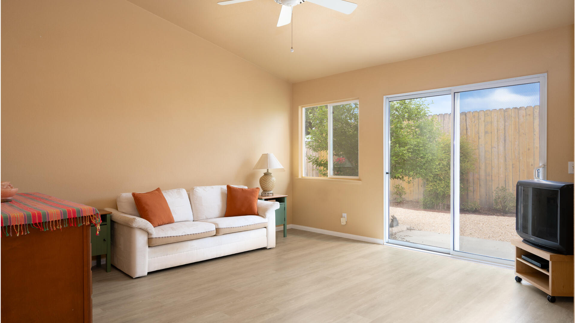 Buellton, California 93427, United States, 3 Bedrooms Bedrooms, ,2 BathroomsBathrooms,Residential,Active,184400