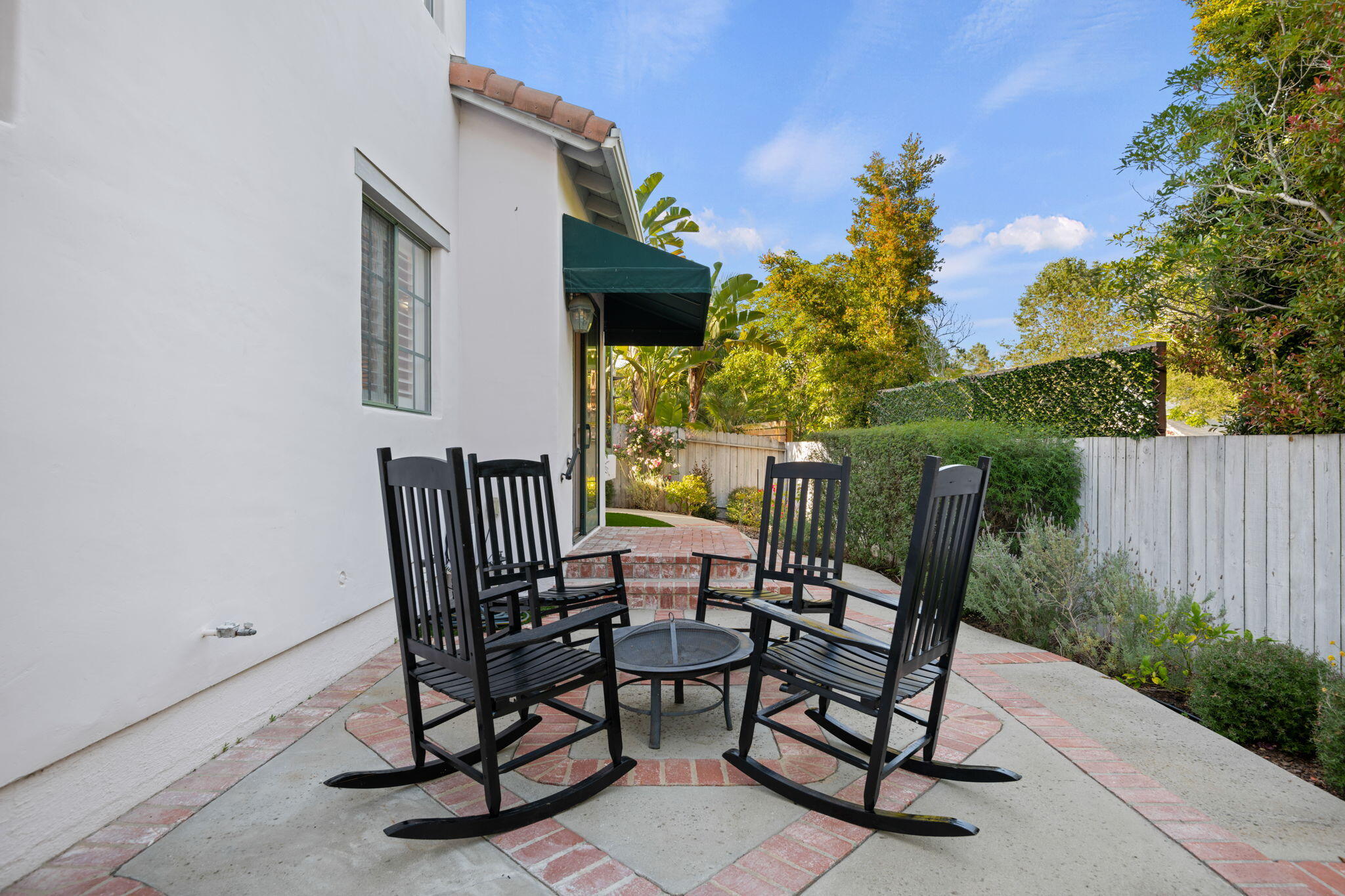 Santa Barbara, California 93111, United States, 4 Bedrooms Bedrooms, ,3 BathroomsBathrooms,Residential,Active,135641