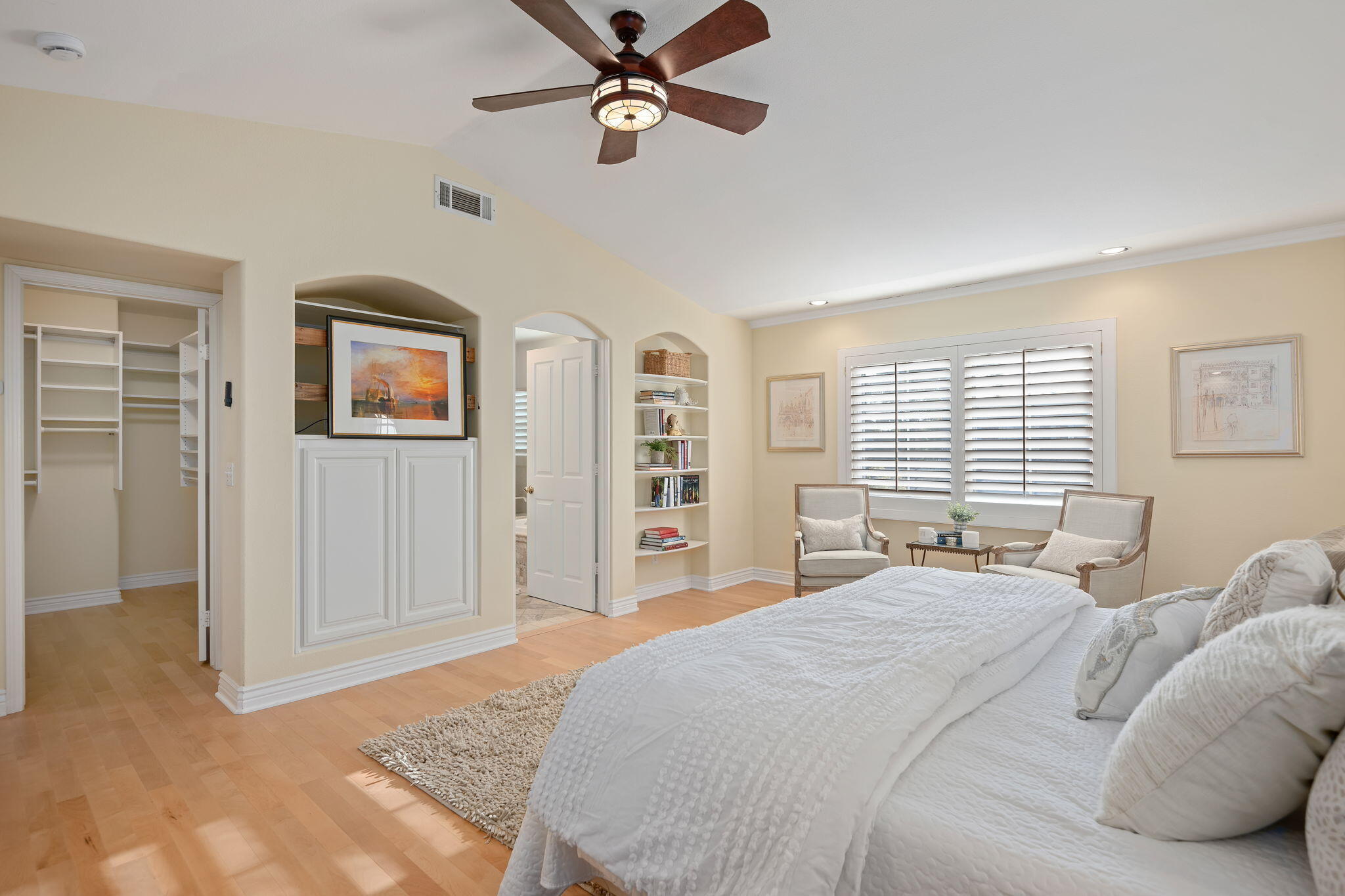 Santa Barbara, California 93111, United States, 4 Bedrooms Bedrooms, ,3 BathroomsBathrooms,Residential,Active,135641