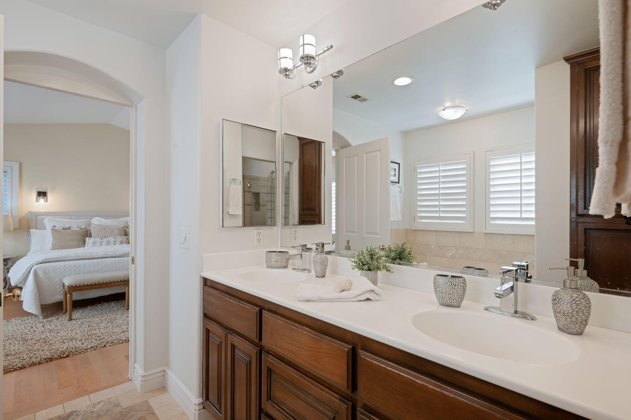 Santa Barbara, California 93111, United States, 4 Bedrooms Bedrooms, ,3 BathroomsBathrooms,Residential,Active,135641