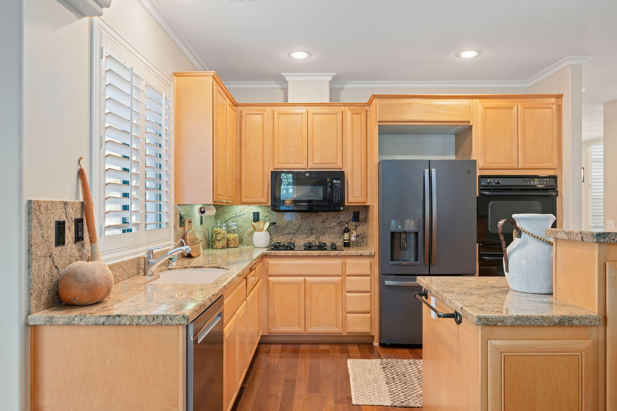 Santa Barbara, California 93111, United States, 4 Bedrooms Bedrooms, ,3 BathroomsBathrooms,Residential,Active,135641