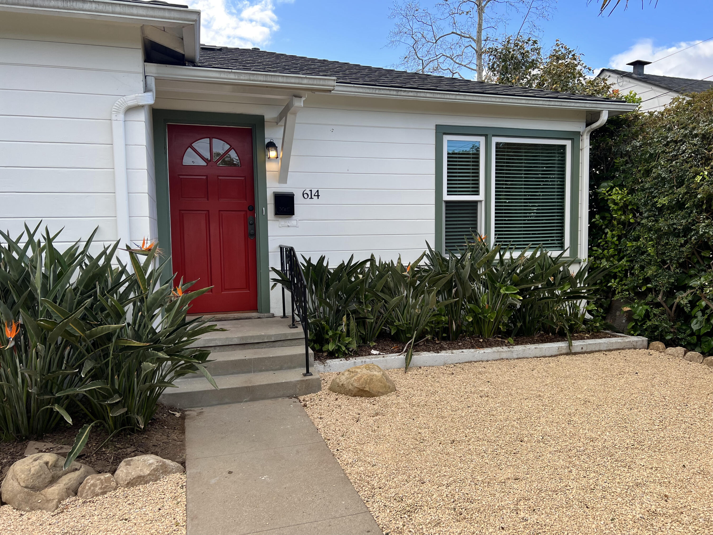 Santa Barbara, California 93101, United States, 3 Bedrooms Bedrooms, ,1 BathroomBathrooms,Residential,Active,59964