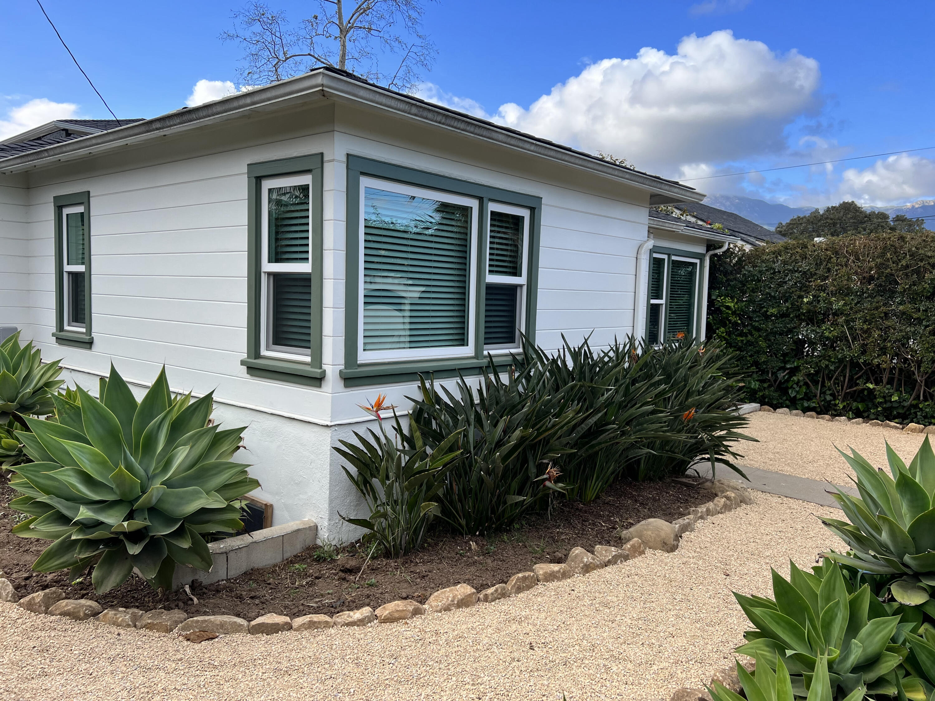 Santa Barbara, California 93101, United States, 3 Bedrooms Bedrooms, ,1 BathroomBathrooms,Residential,Active,59964