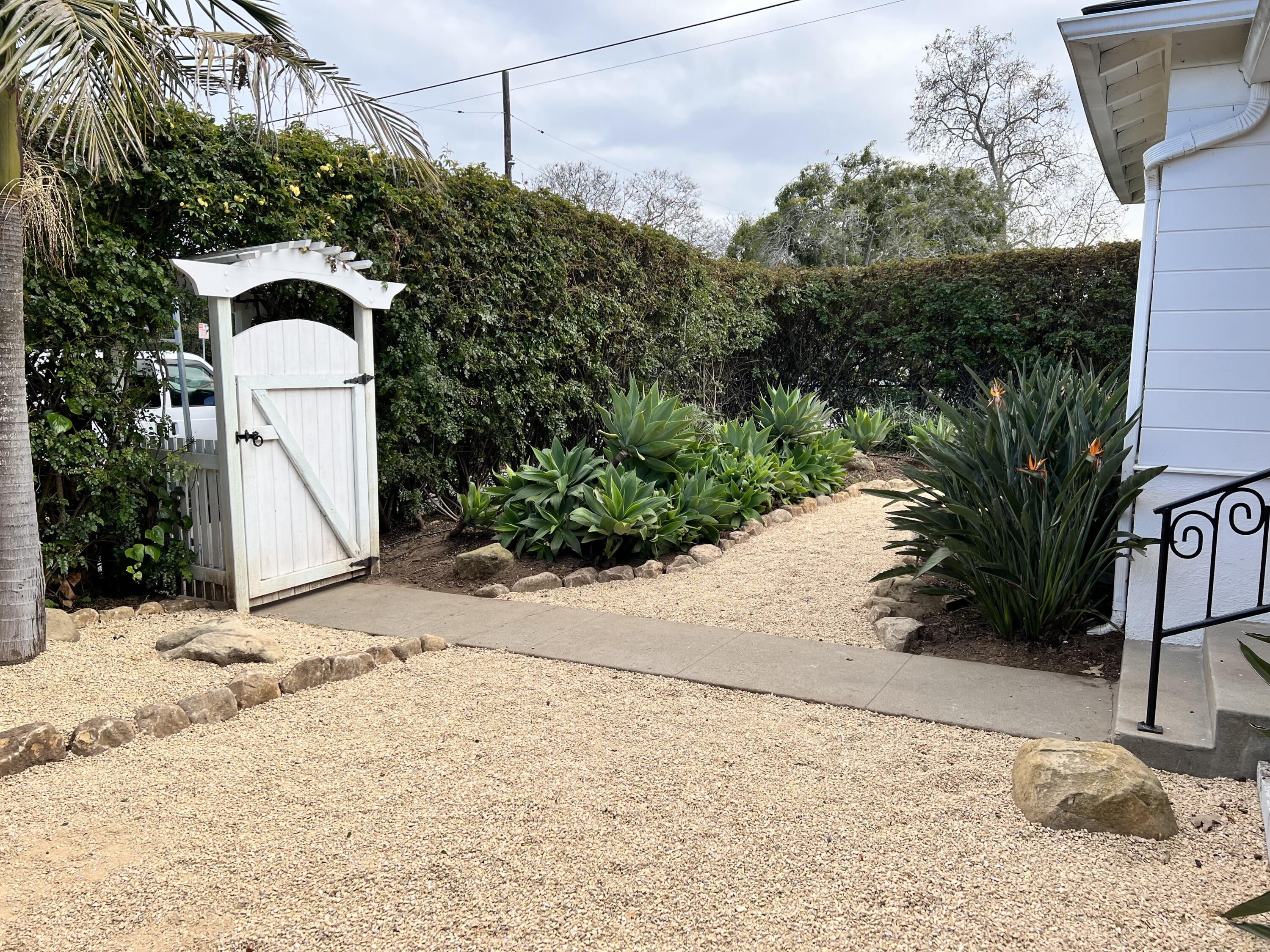 Santa Barbara, California 93101, United States, 3 Bedrooms Bedrooms, ,1 BathroomBathrooms,Residential,Active,59964