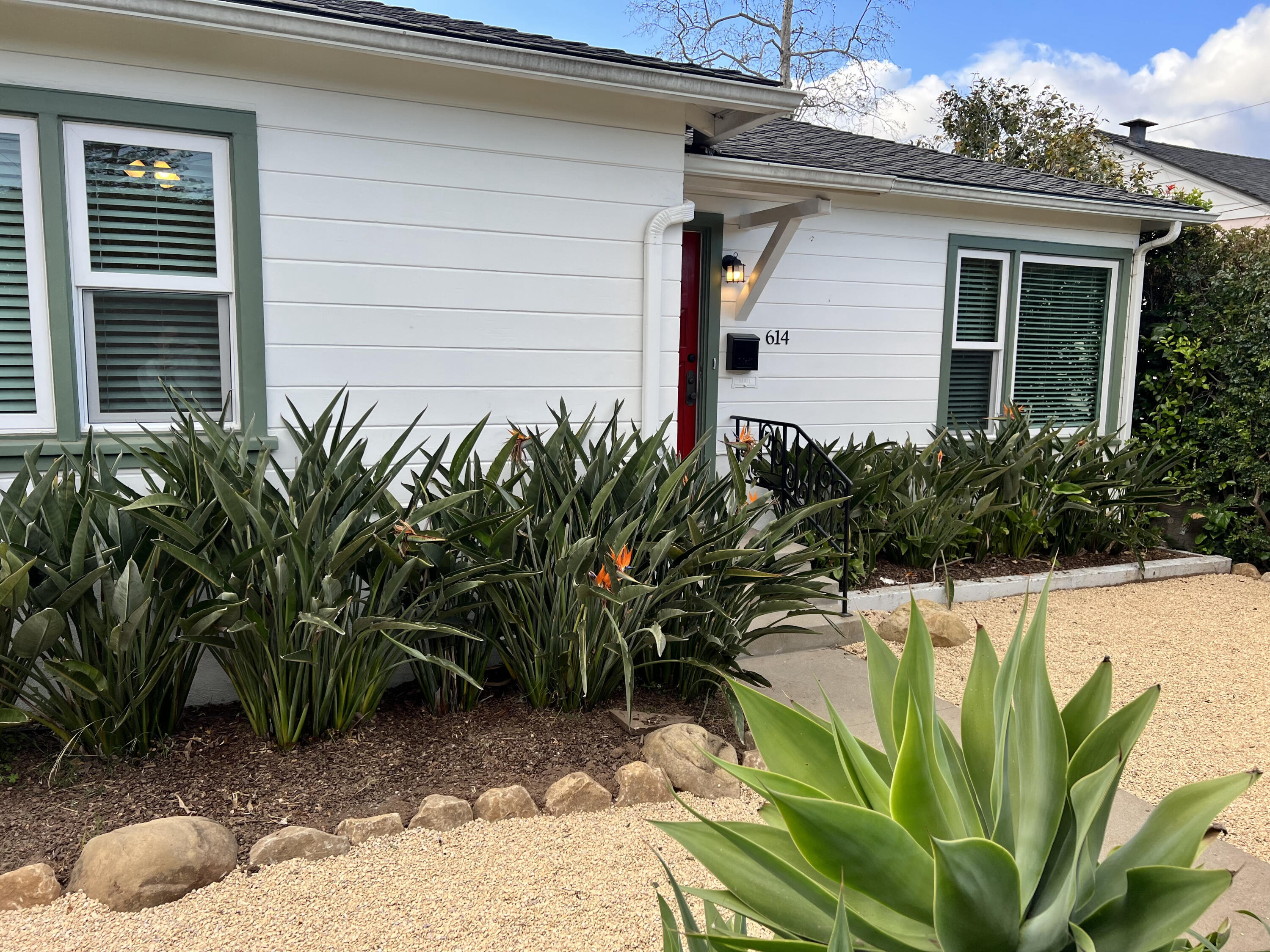 Santa Barbara, California 93101, United States, 3 Bedrooms Bedrooms, ,1 BathroomBathrooms,Residential,Active,59964