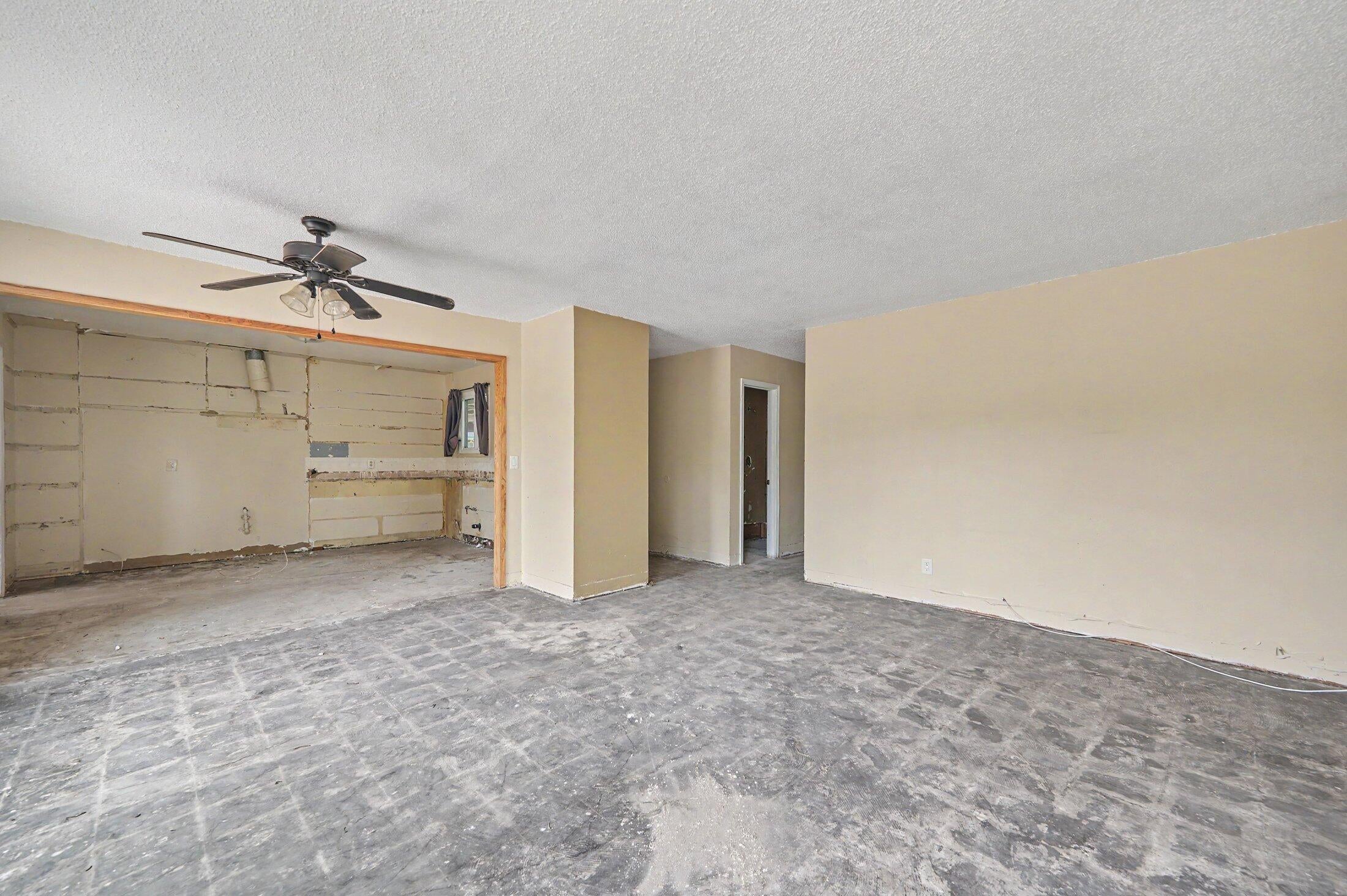 4937 Nipomo Drive