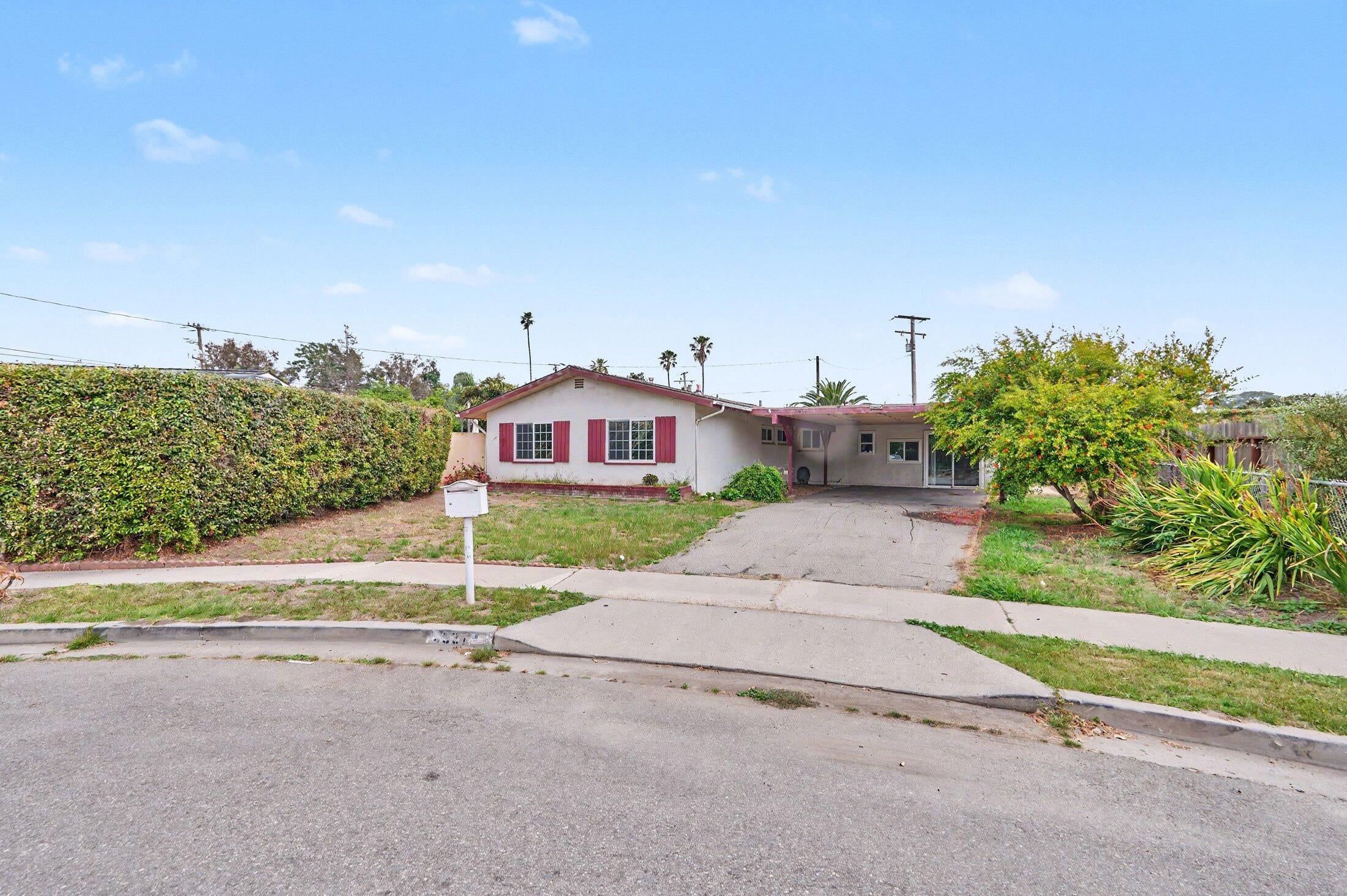 4937 Nipomo Drive