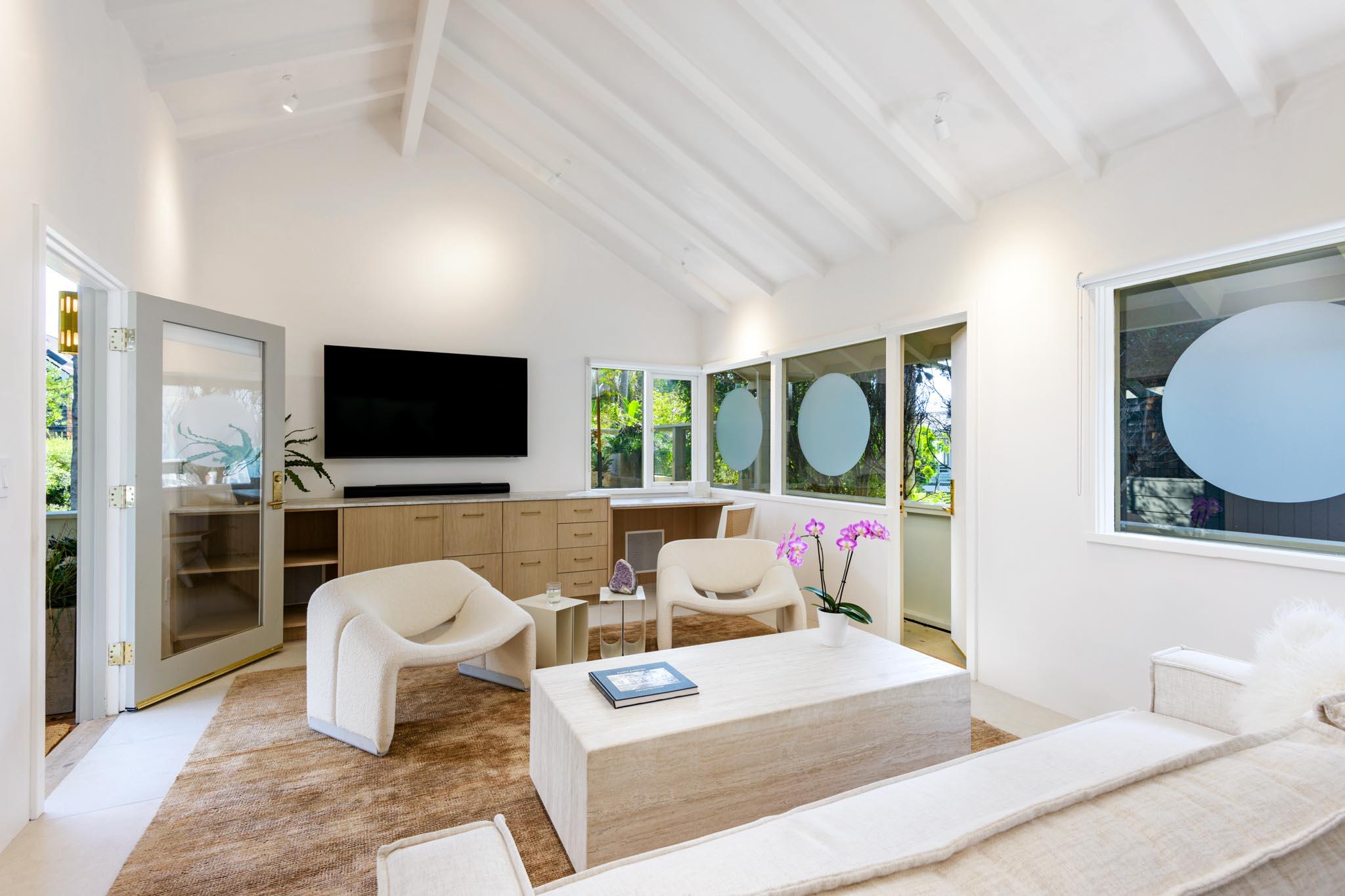 Carpinteria, California 93013, United States, 5 Bedrooms Bedrooms, ,4 BathroomsBathrooms,Residential,Active,222295