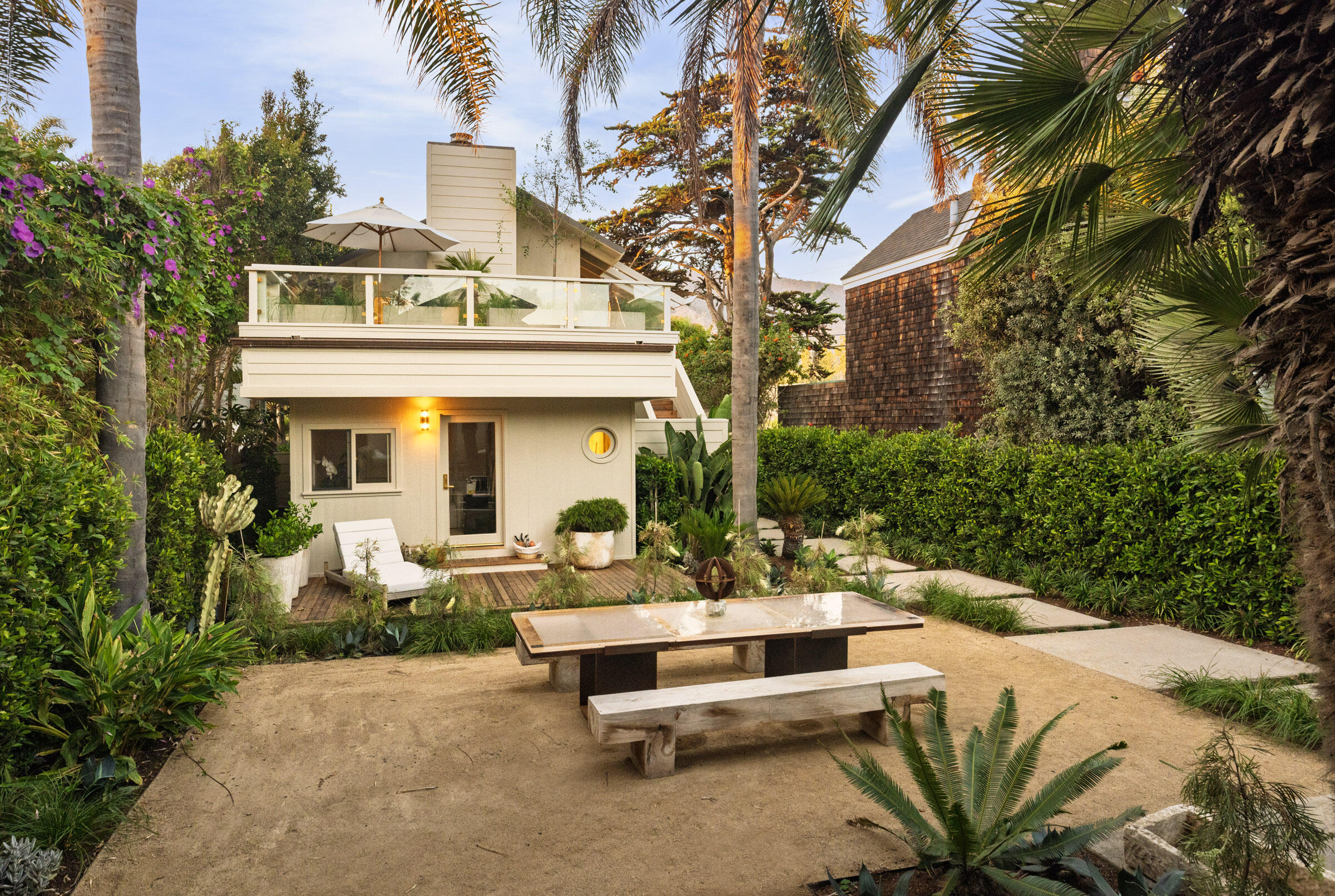 Carpinteria, California 93013, United States, 5 Bedrooms Bedrooms, ,4 BathroomsBathrooms,Residential,Active,222295