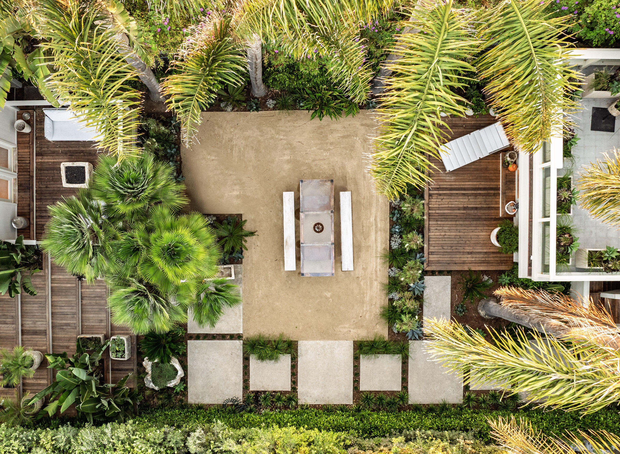 Carpinteria, California 93013, United States, 5 Bedrooms Bedrooms, ,4 BathroomsBathrooms,Residential,Active,222295