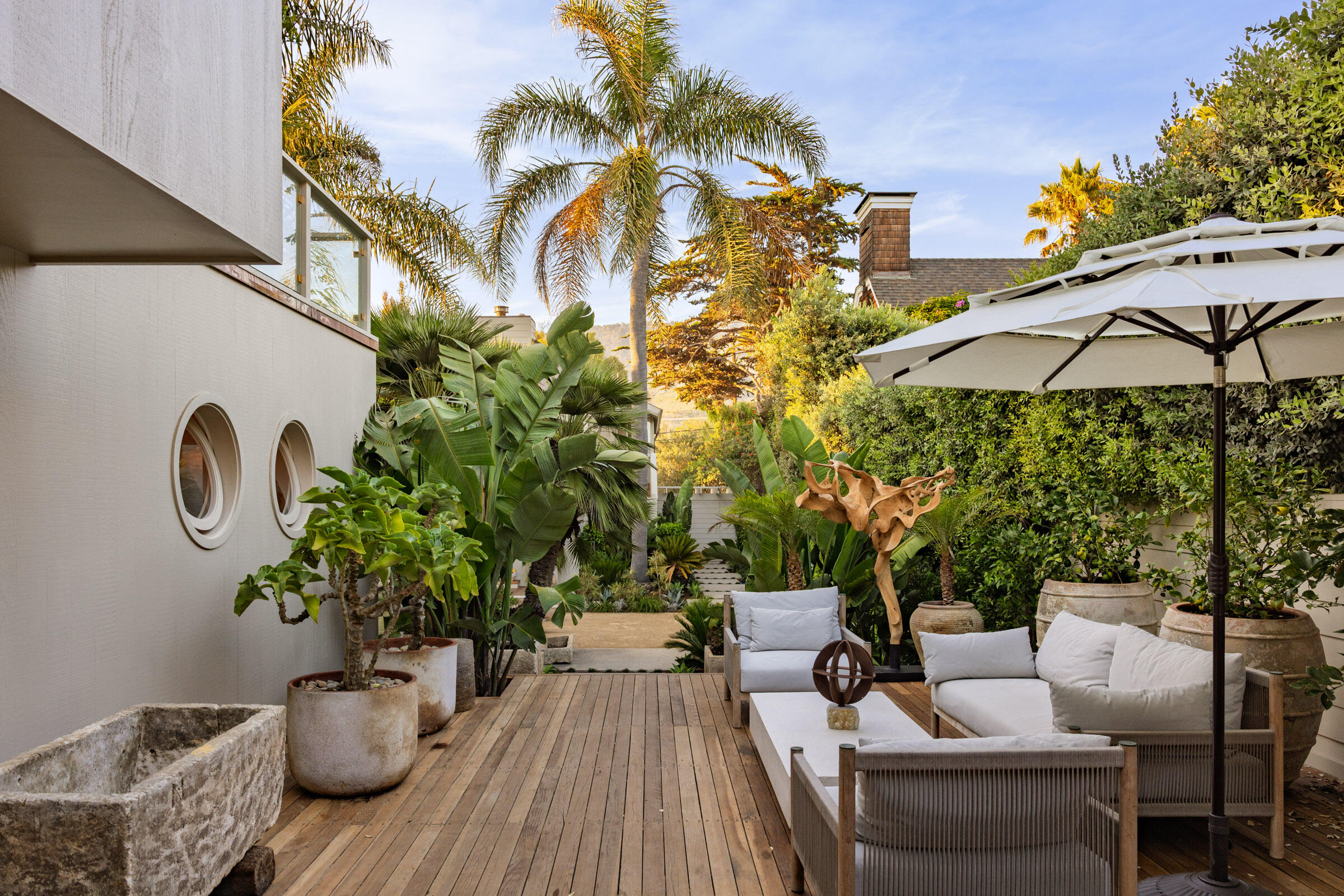 Carpinteria, California 93013, United States, 5 Bedrooms Bedrooms, ,4 BathroomsBathrooms,Residential,Active,222295