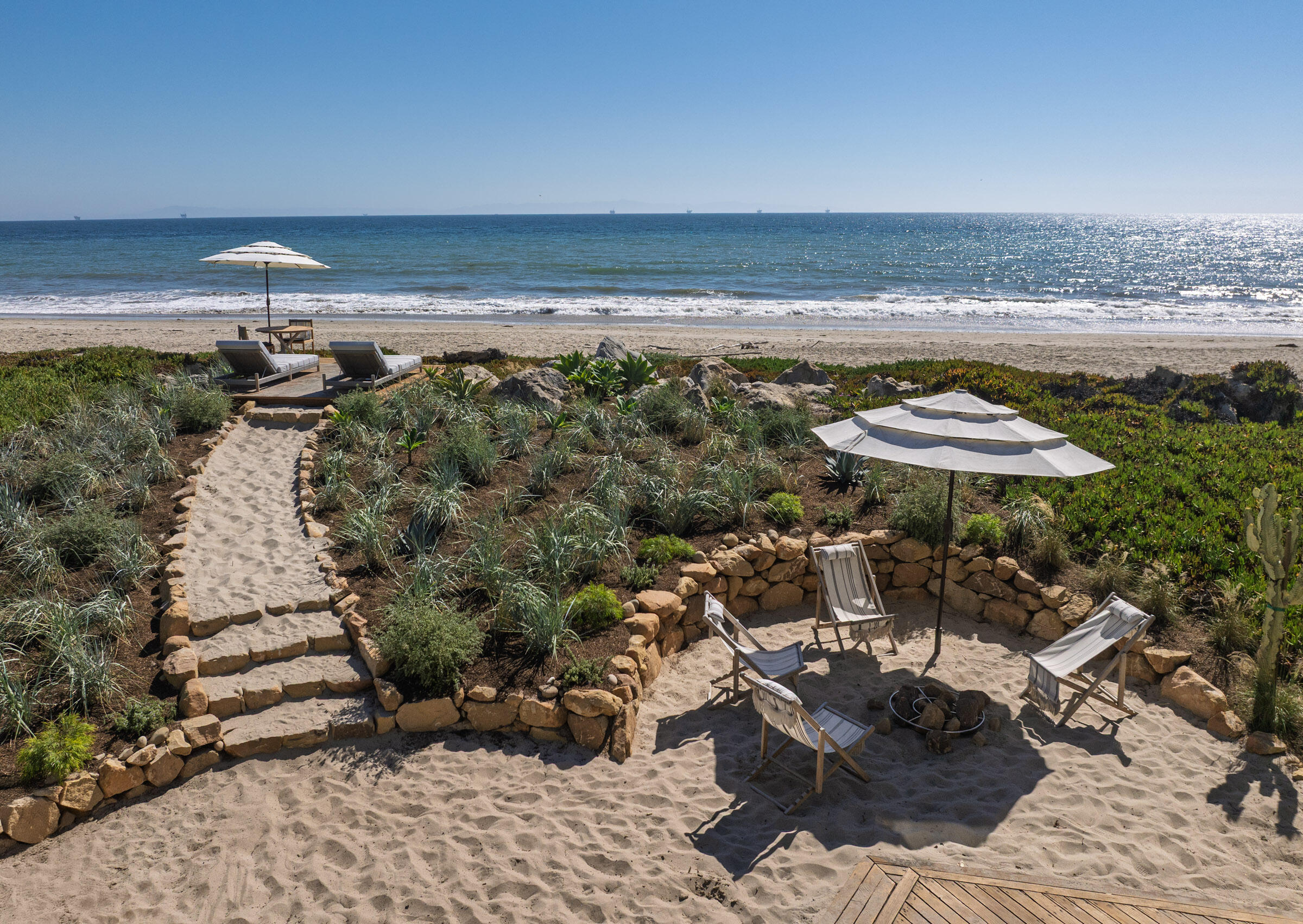 Carpinteria, California 93013, United States, 5 Bedrooms Bedrooms, ,4 BathroomsBathrooms,Residential,Active,222295