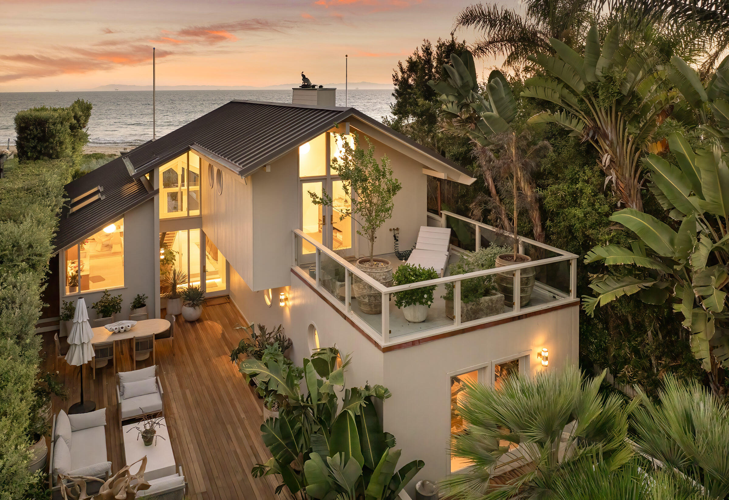 Carpinteria, California 93013, United States, 5 Bedrooms Bedrooms, ,4 BathroomsBathrooms,Residential,Active,222295