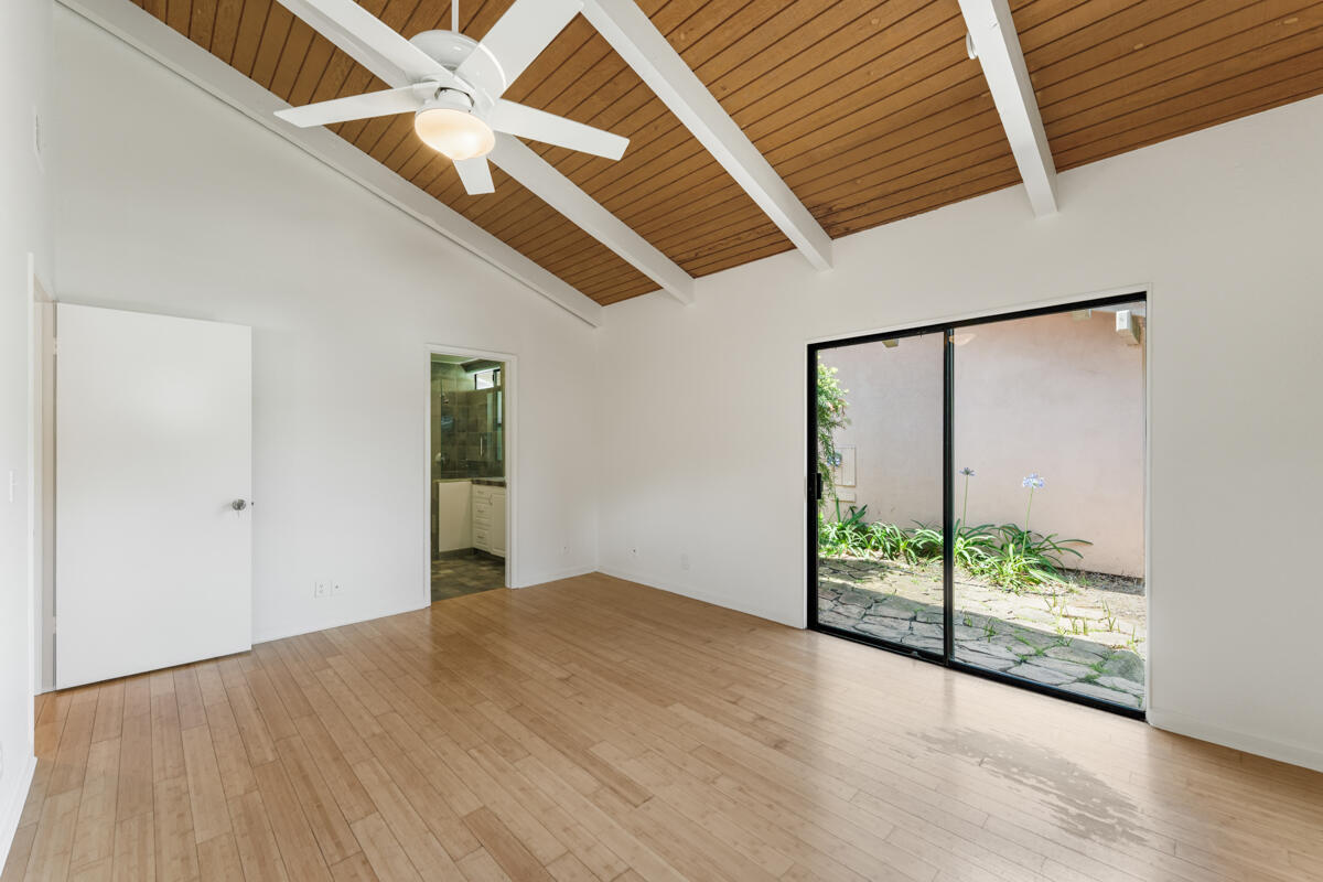 555 N La Cumbre Road